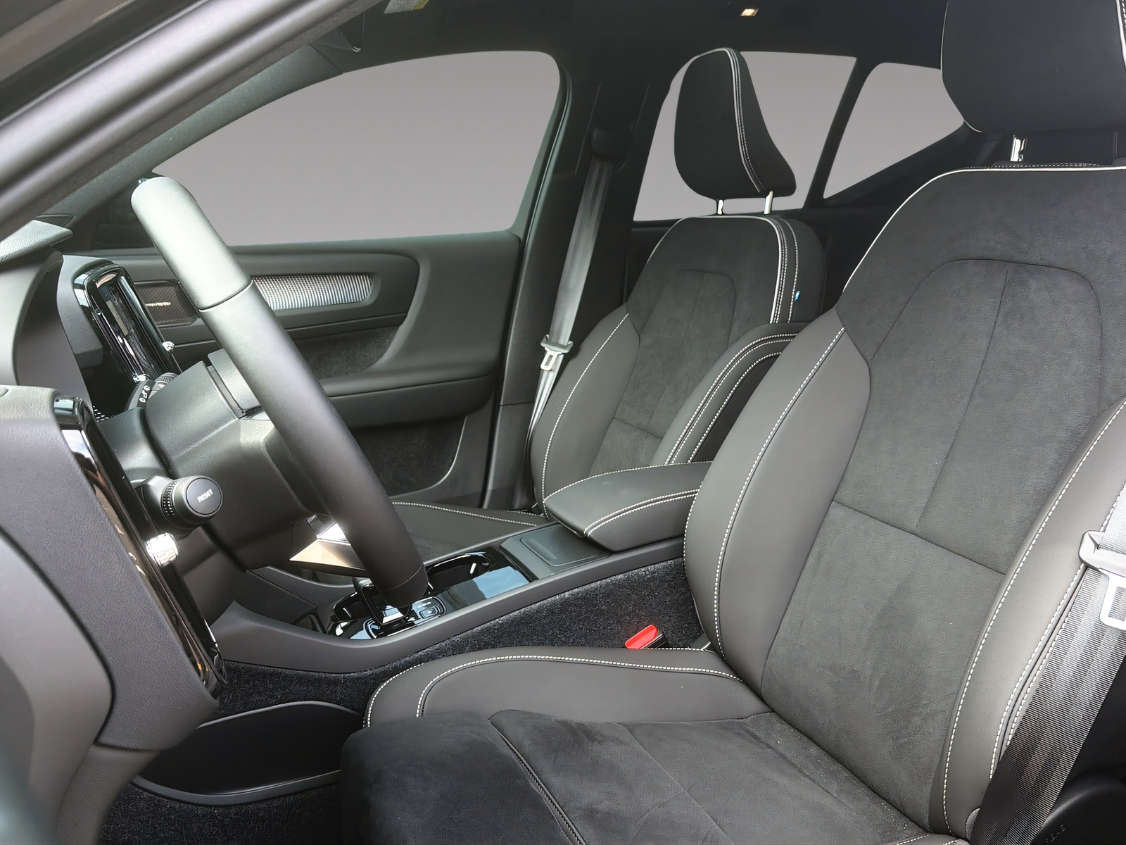 VOLVO EX40 Twin Black Edition AWD-image-6