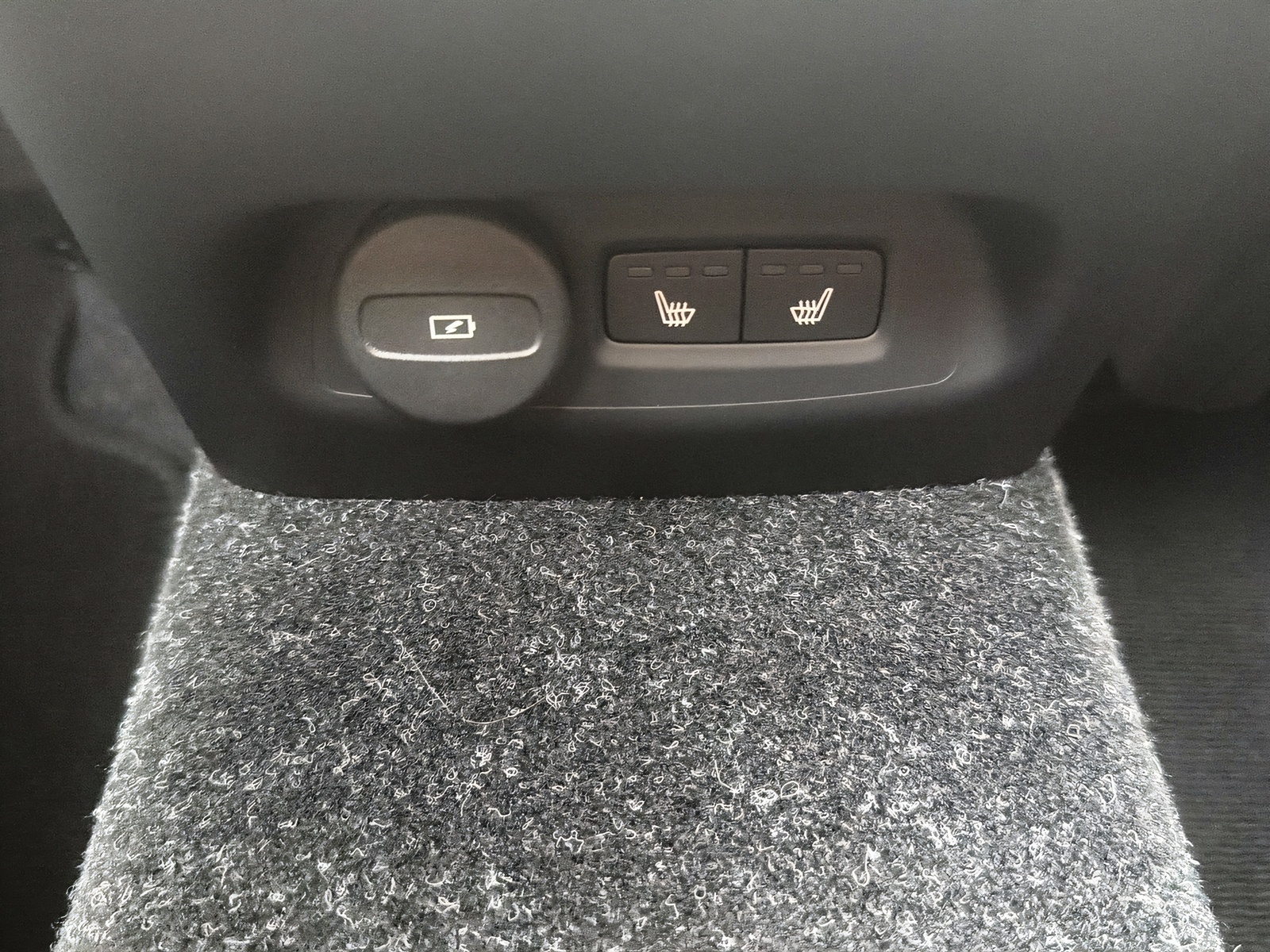 VOLVO EX40 Twin Black Edition AWD-image-19