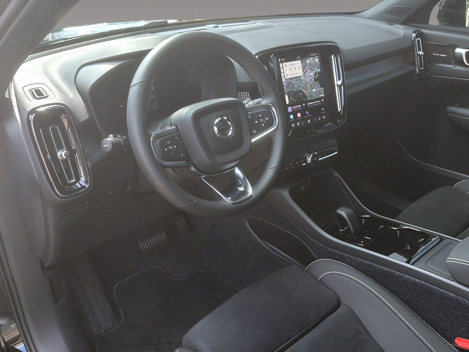 VOLVO EX40 Twin Black Edition AWD-image-8