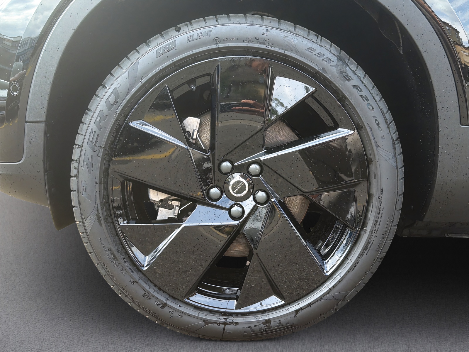 VOLVO EX40 Twin Black Edition AWD-image-22