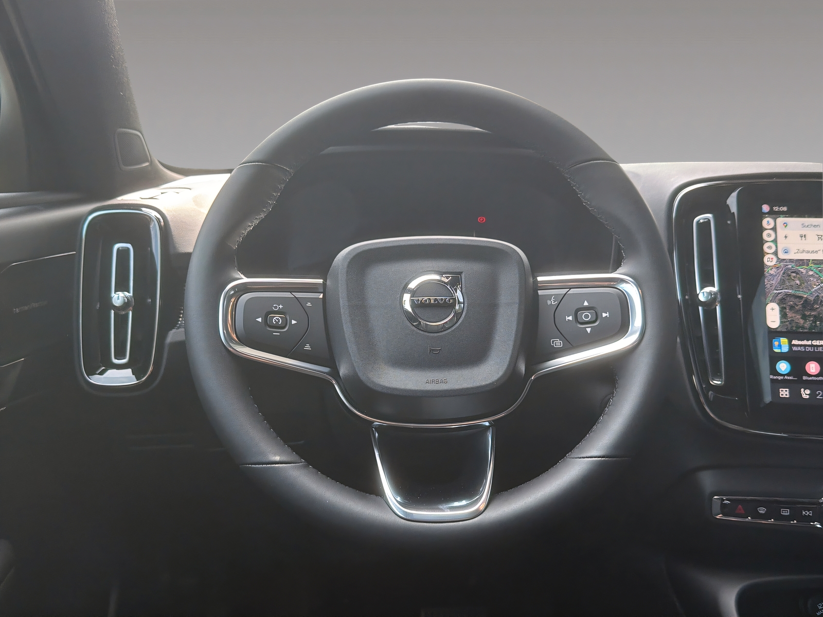 VOLVO EX40 Twin Black Edition AWD-image-10