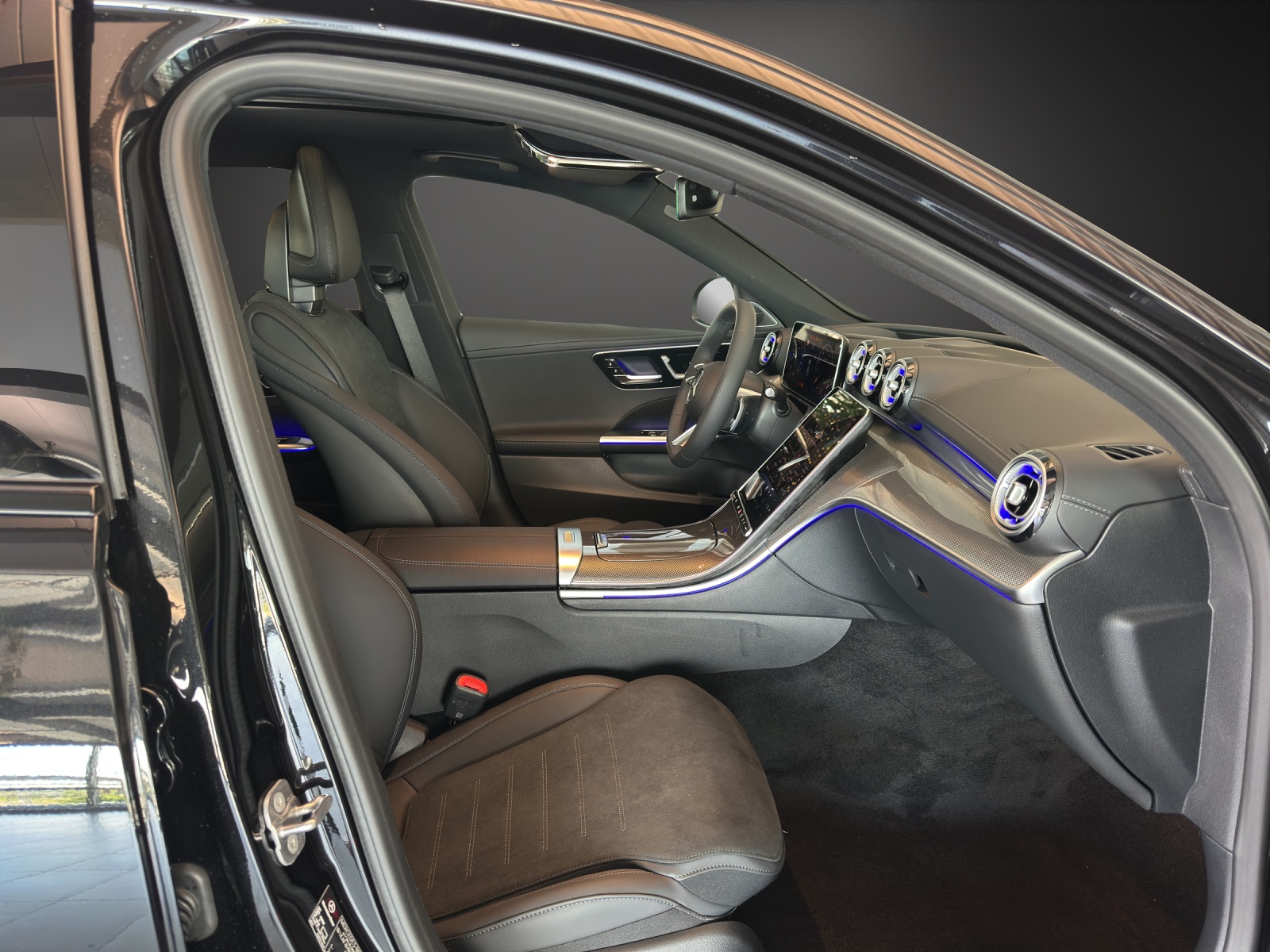 MERCEDES-BENZ C 300 4 Matic-image-10