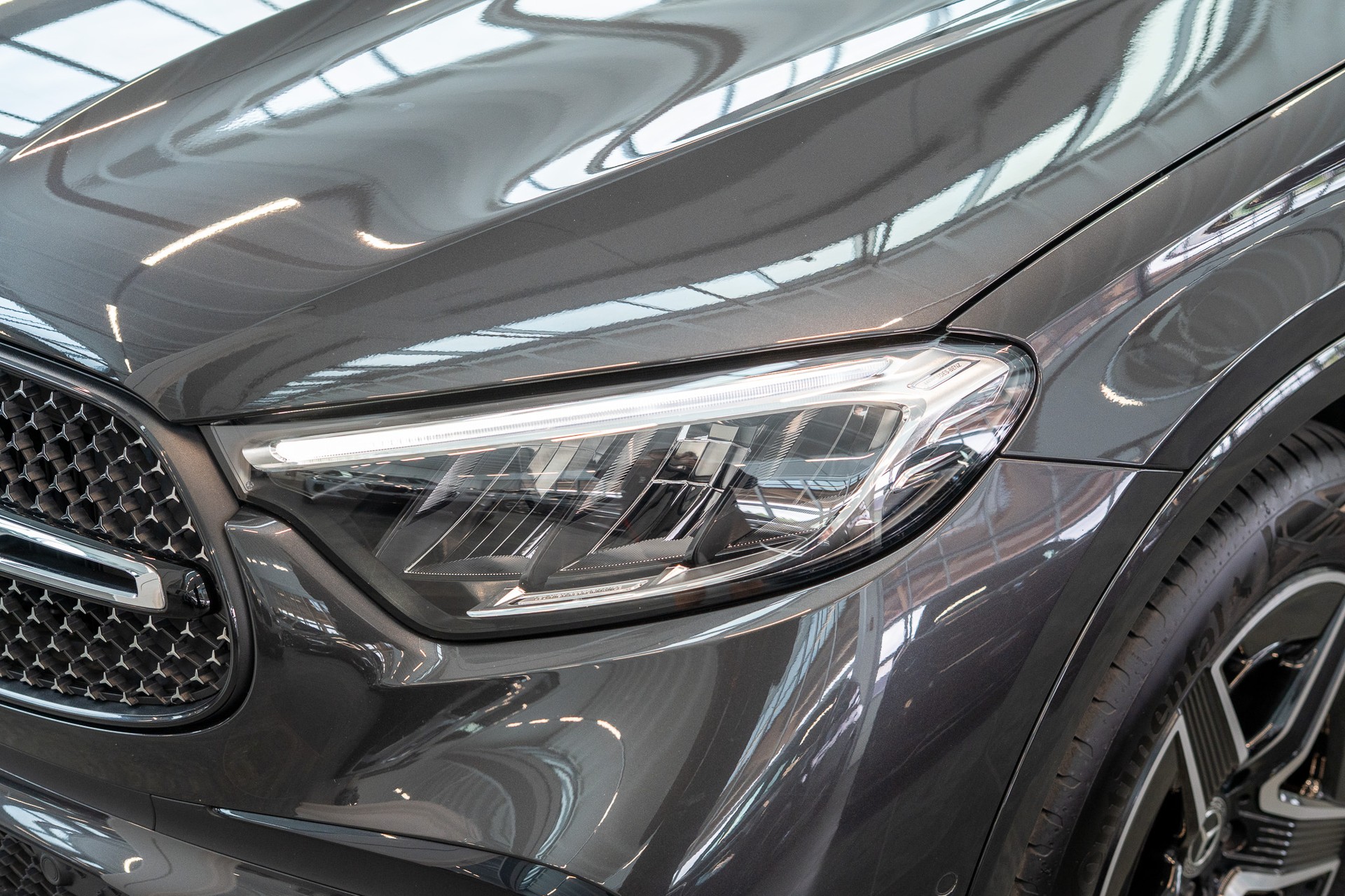 MERCEDES-BENZ GLC 300 d AMG Line 4matic / Rückfahrkamera / el.Sitze / Ambientebeleuchtung-image-23