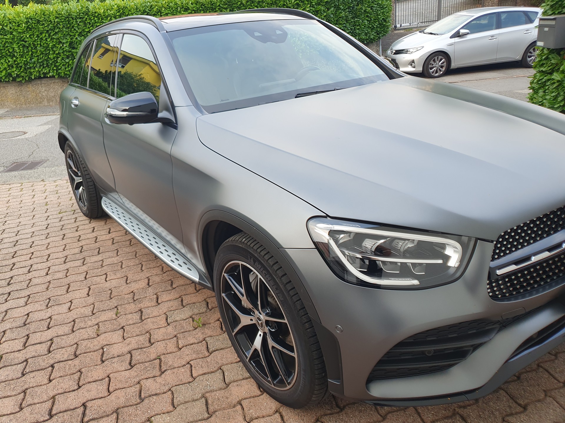 MERCEDES-BENZ GLC 300 4 Matic-image-3