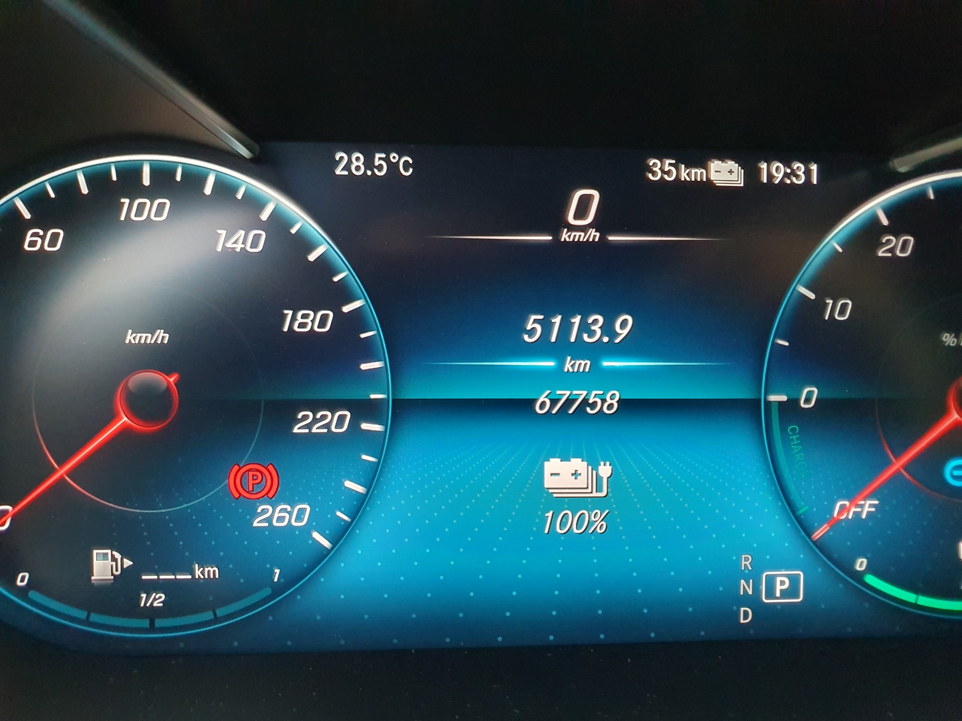 MERCEDES-BENZ GLC 300 4 Matic-image-4