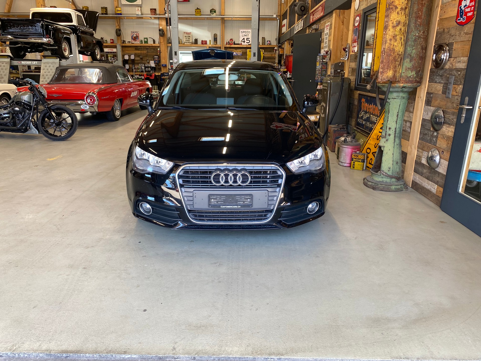 AUDI A1 1.6 TDI Ambition-image-5