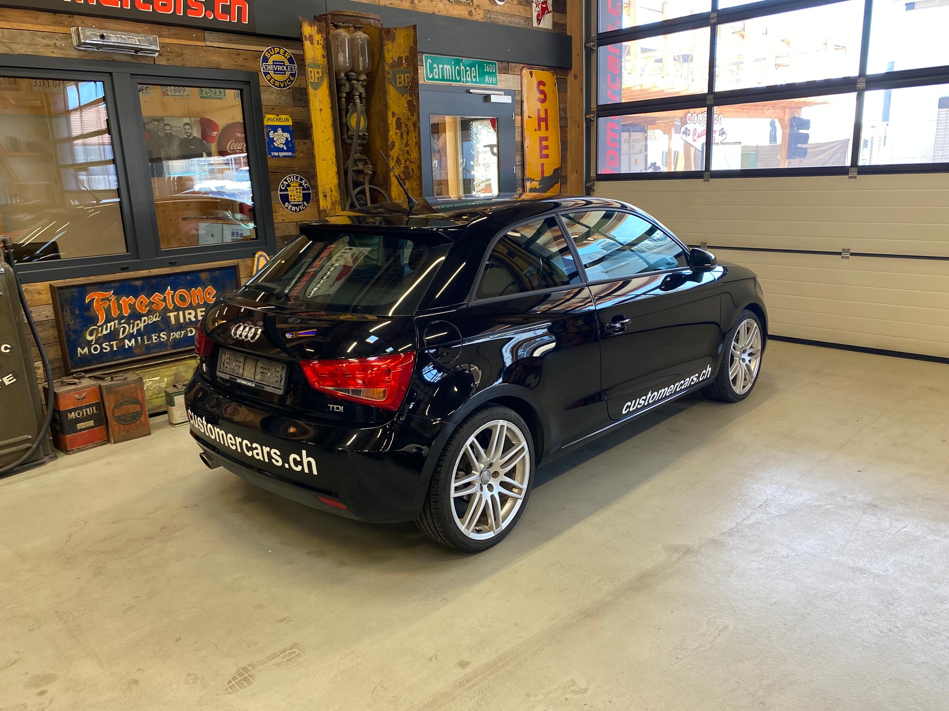 AUDI A1 1.6 TDI Ambition-image-1