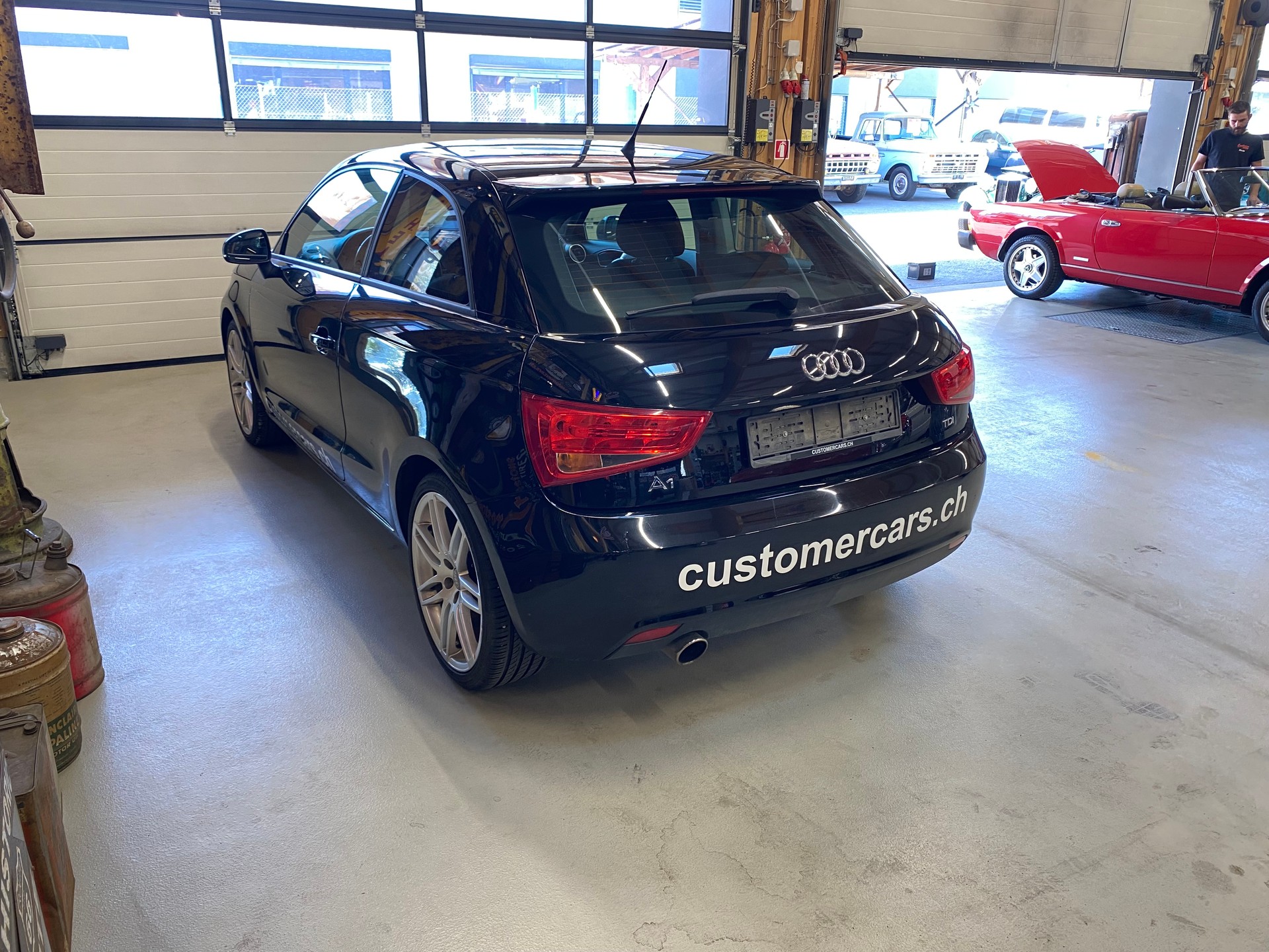 AUDI A1 1.6 TDI Ambition-image-3