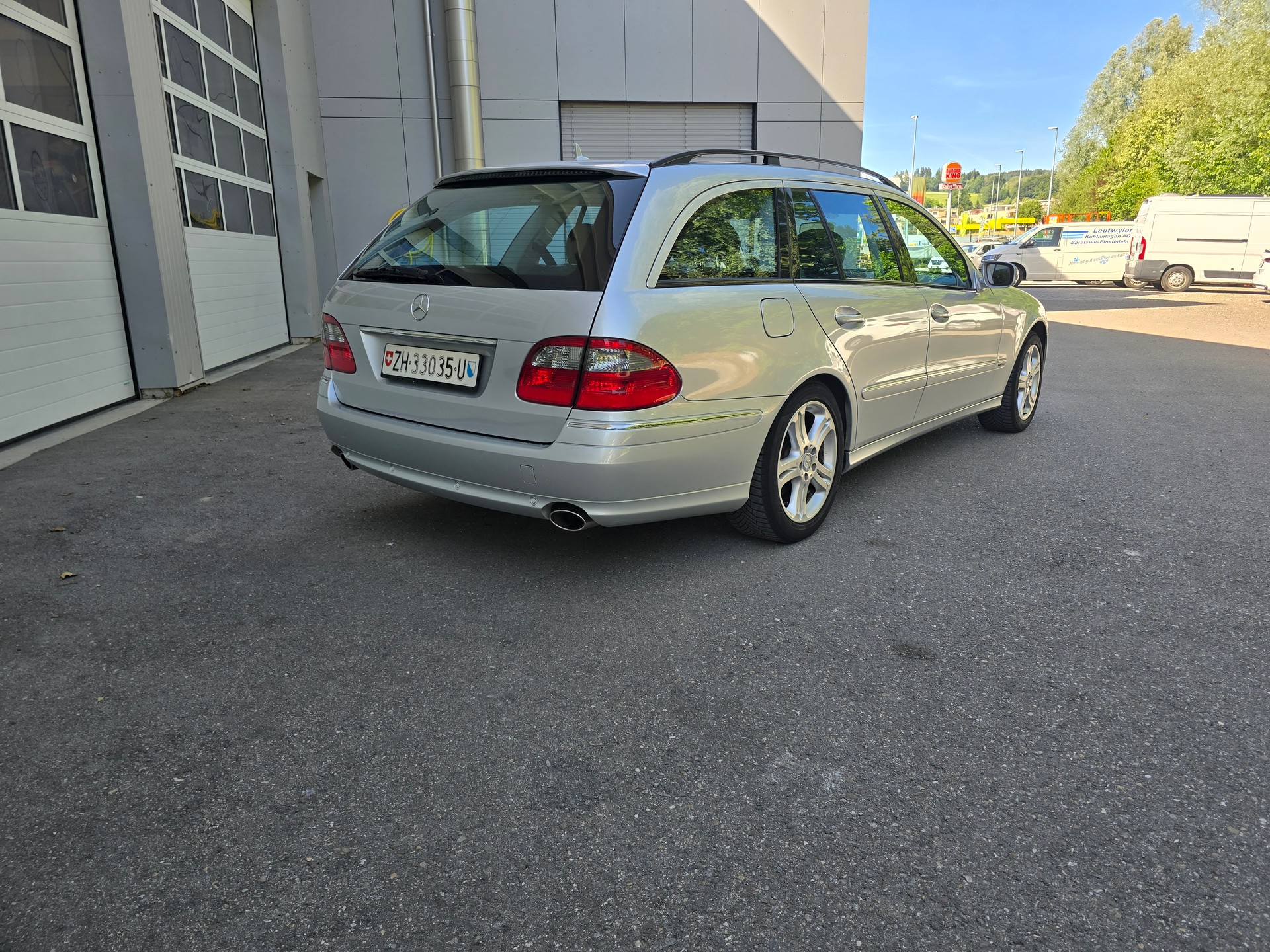 MERCEDES-BENZ E 280 Elégance-image-4