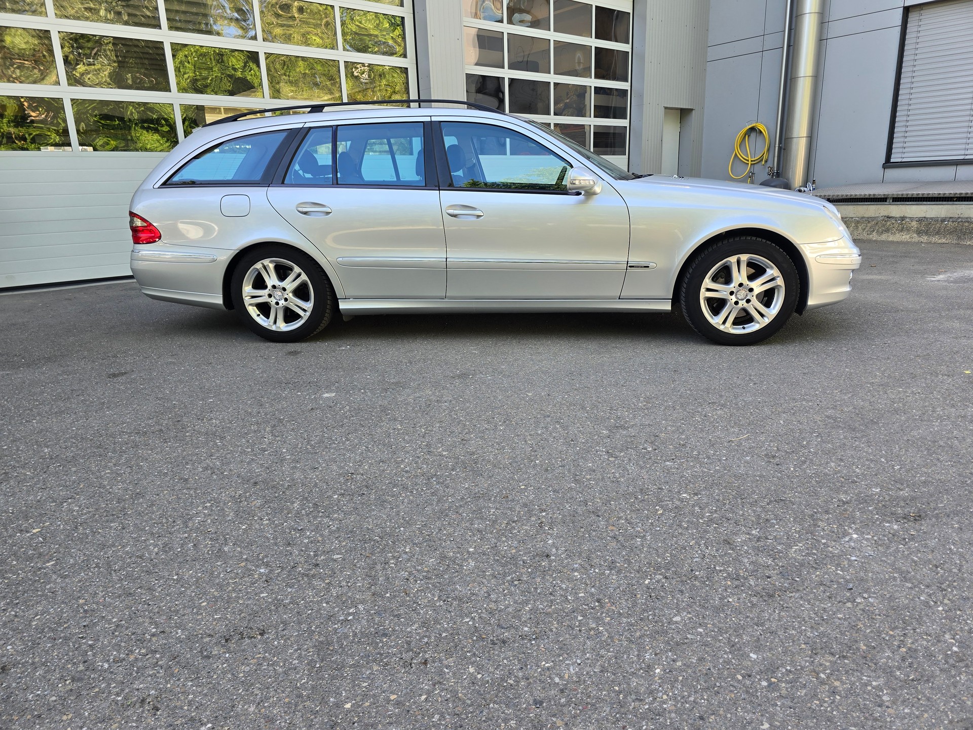 MERCEDES-BENZ E 280 Elégance-image-3