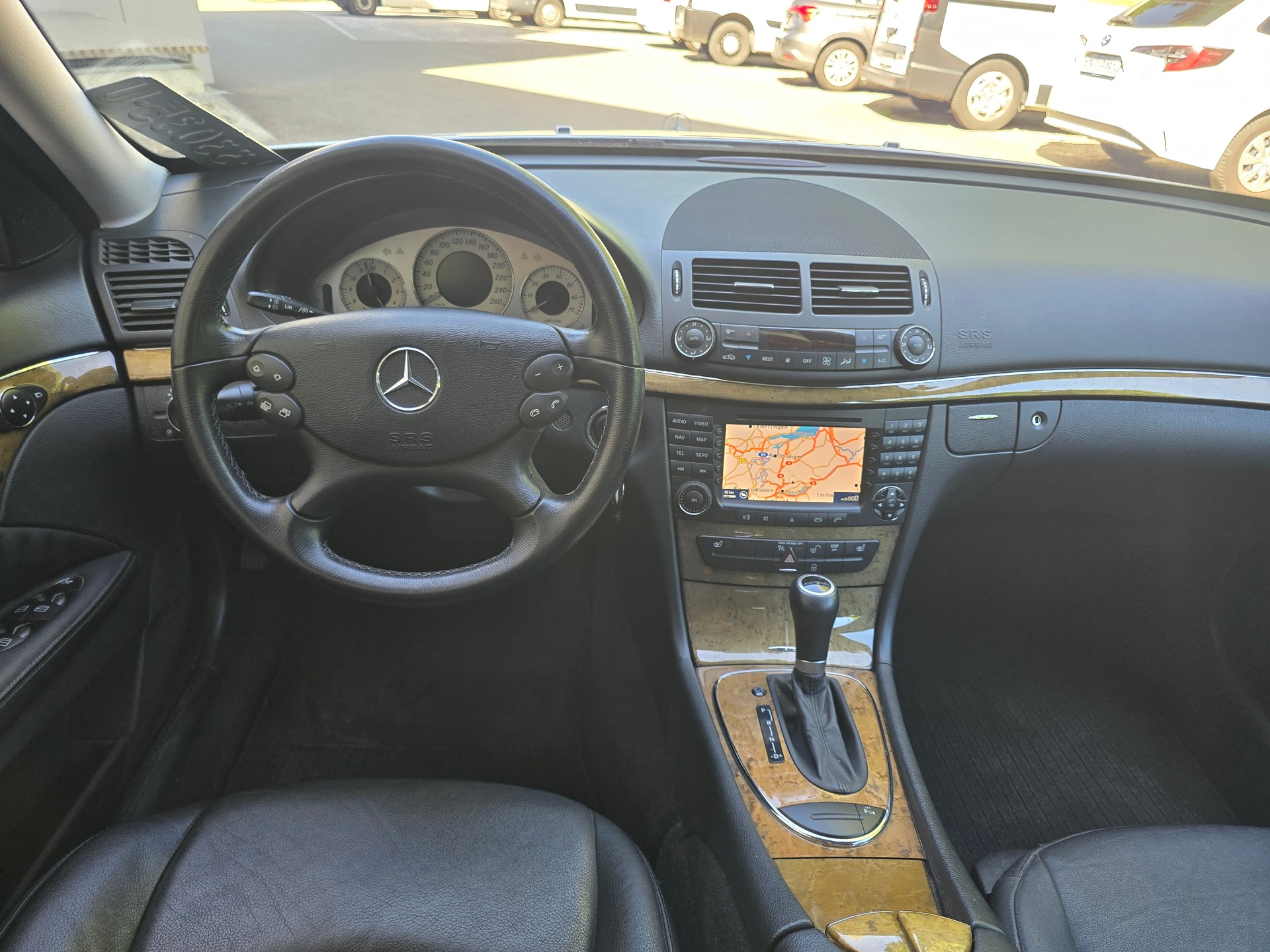 MERCEDES-BENZ E 280 Elégance-image-10