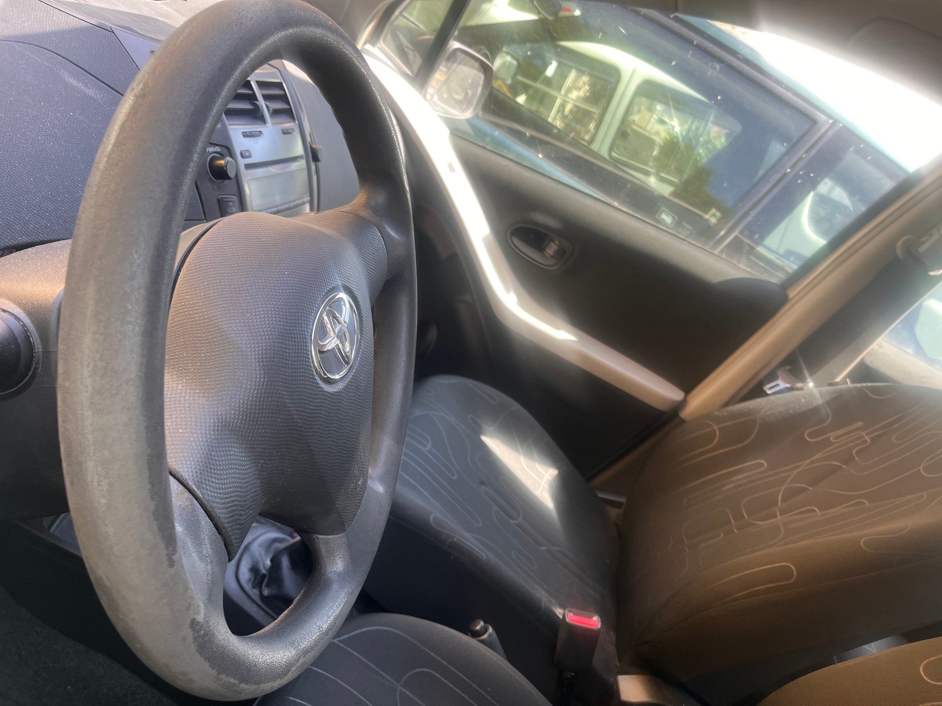 TOYOTA YARIS-image-10