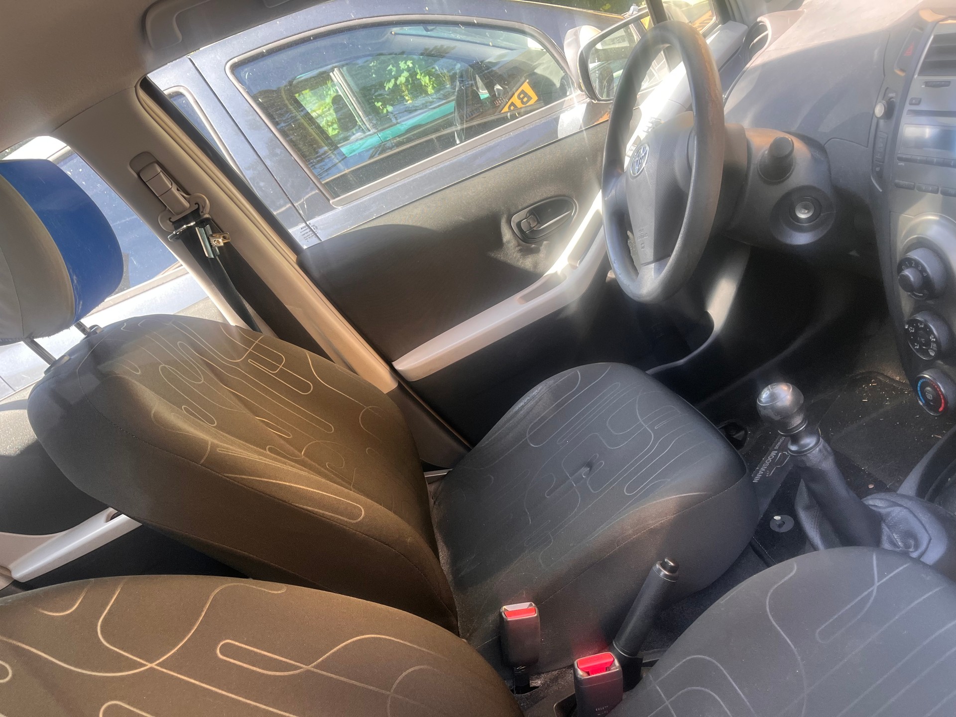 TOYOTA YARIS-image-9