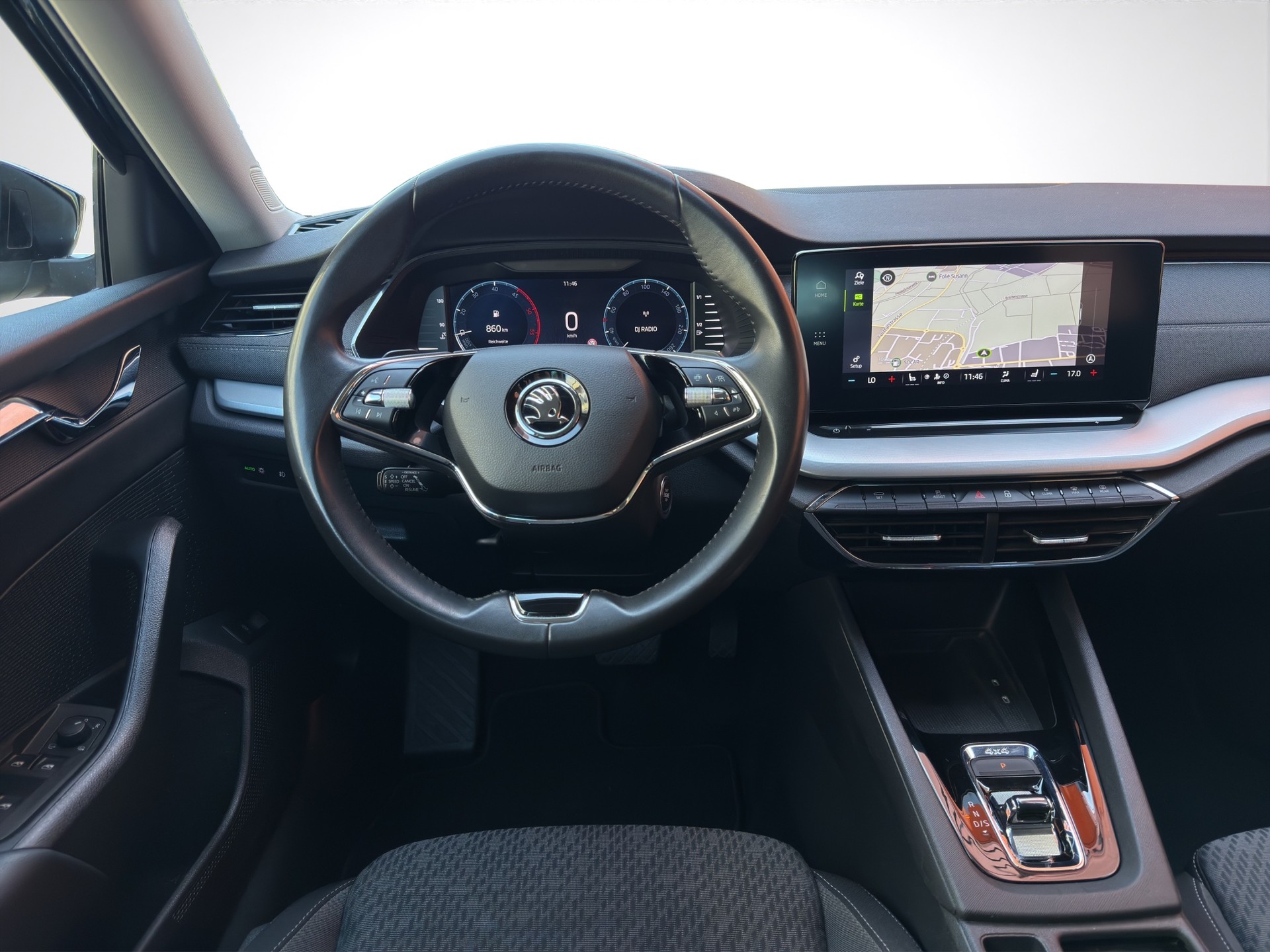 SKODA Octavia Combi 2.0 TDI DSG Style 4x4-image-12