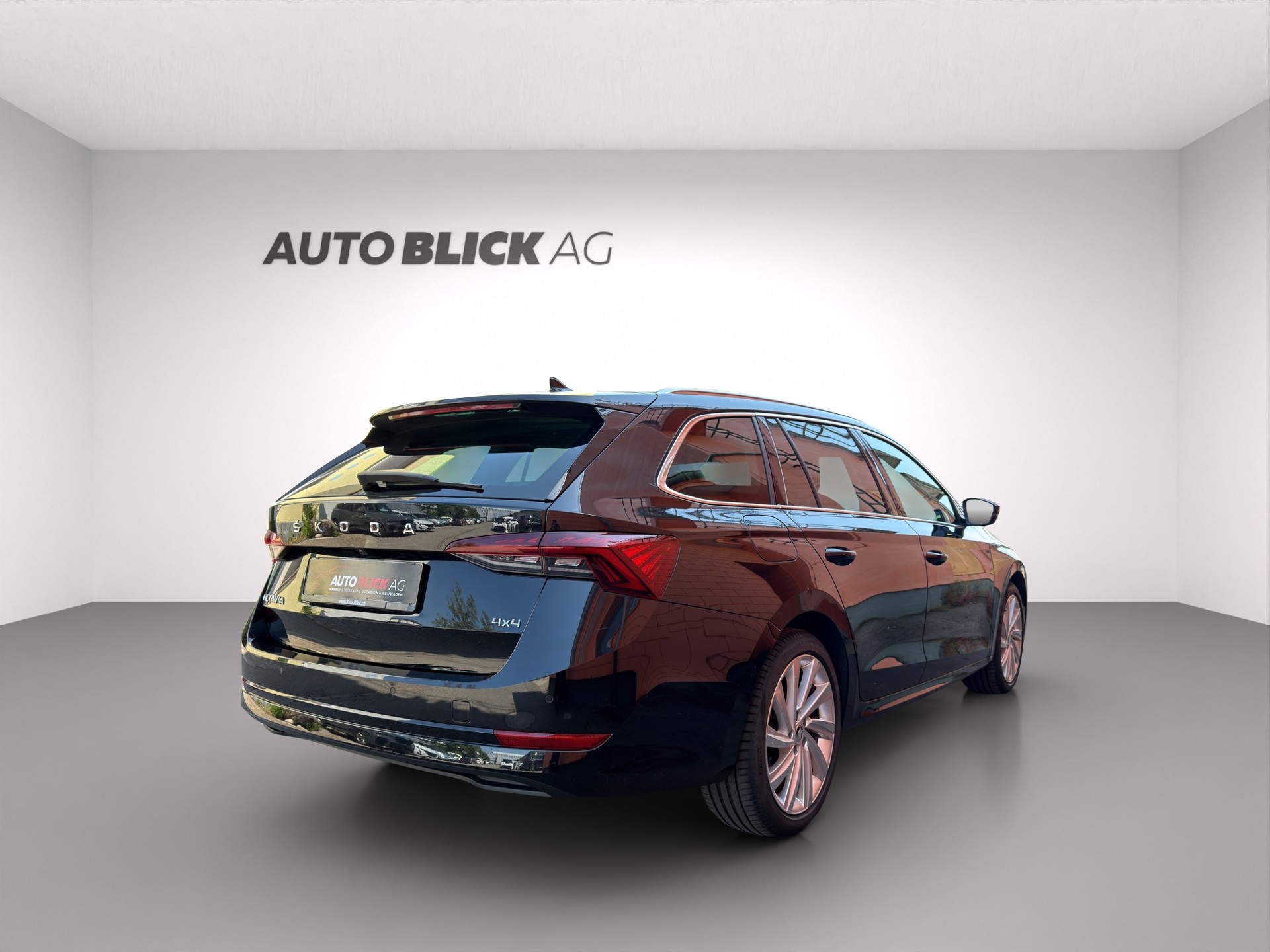 SKODA Octavia Combi 2.0 TDI DSG Style 4x4-image-5
