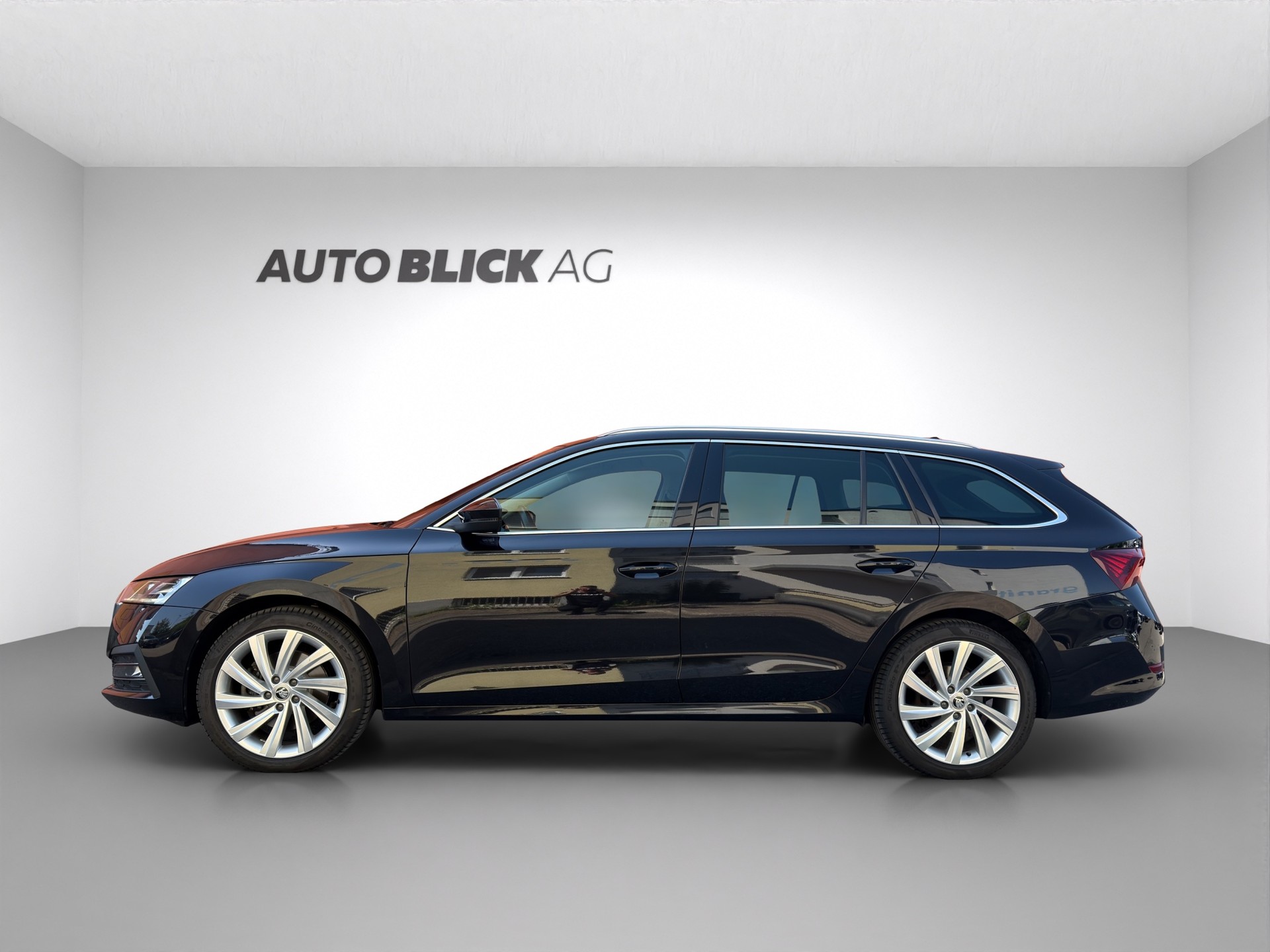SKODA Octavia Combi 2.0 TDI DSG Style 4x4-image-4