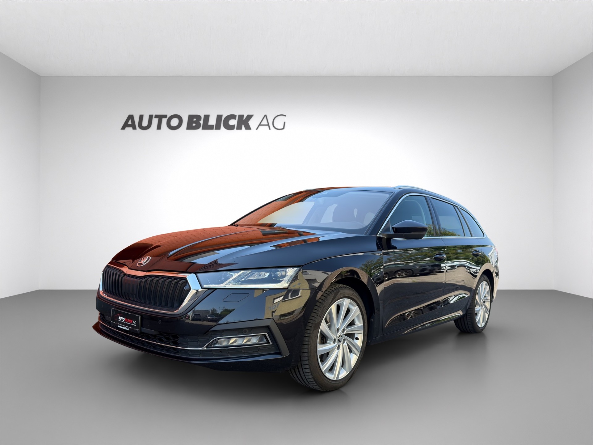SKODA Octavia Combi 2.0 TDI DSG Style 4x4-image-0