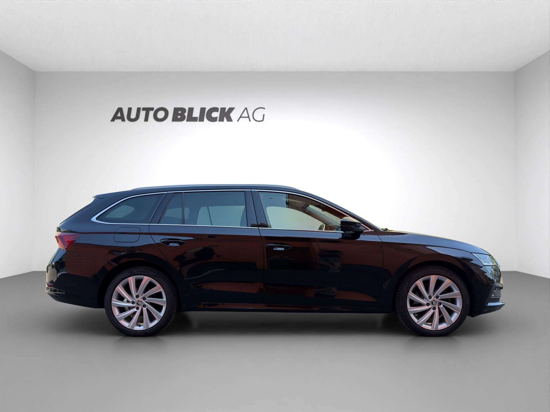 SKODA Octavia Combi 2.0 TDI DSG Style 4x4-image-3