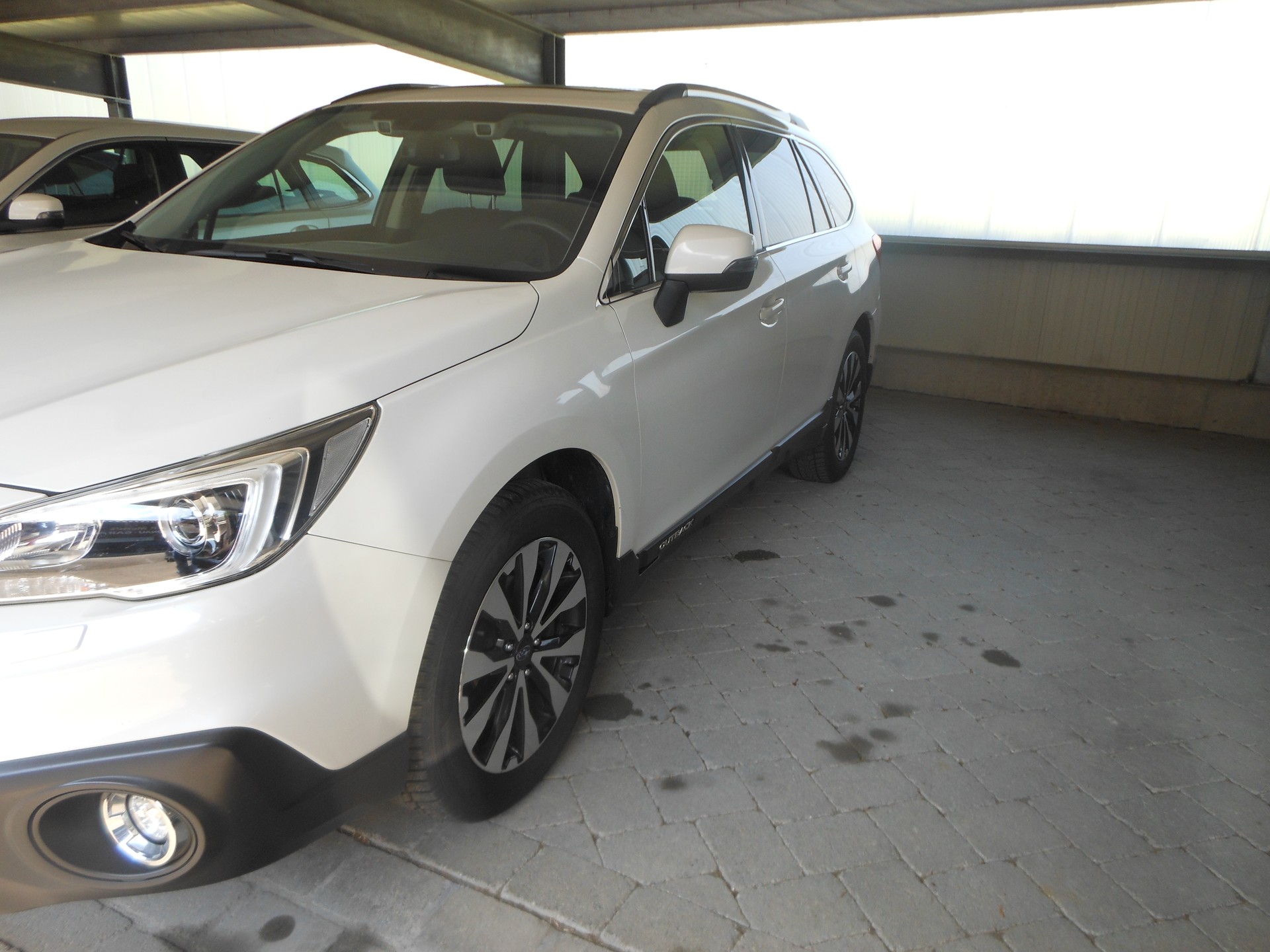 SUBARU Outback 2.5i Luxury AWD Lineartronic-image-1