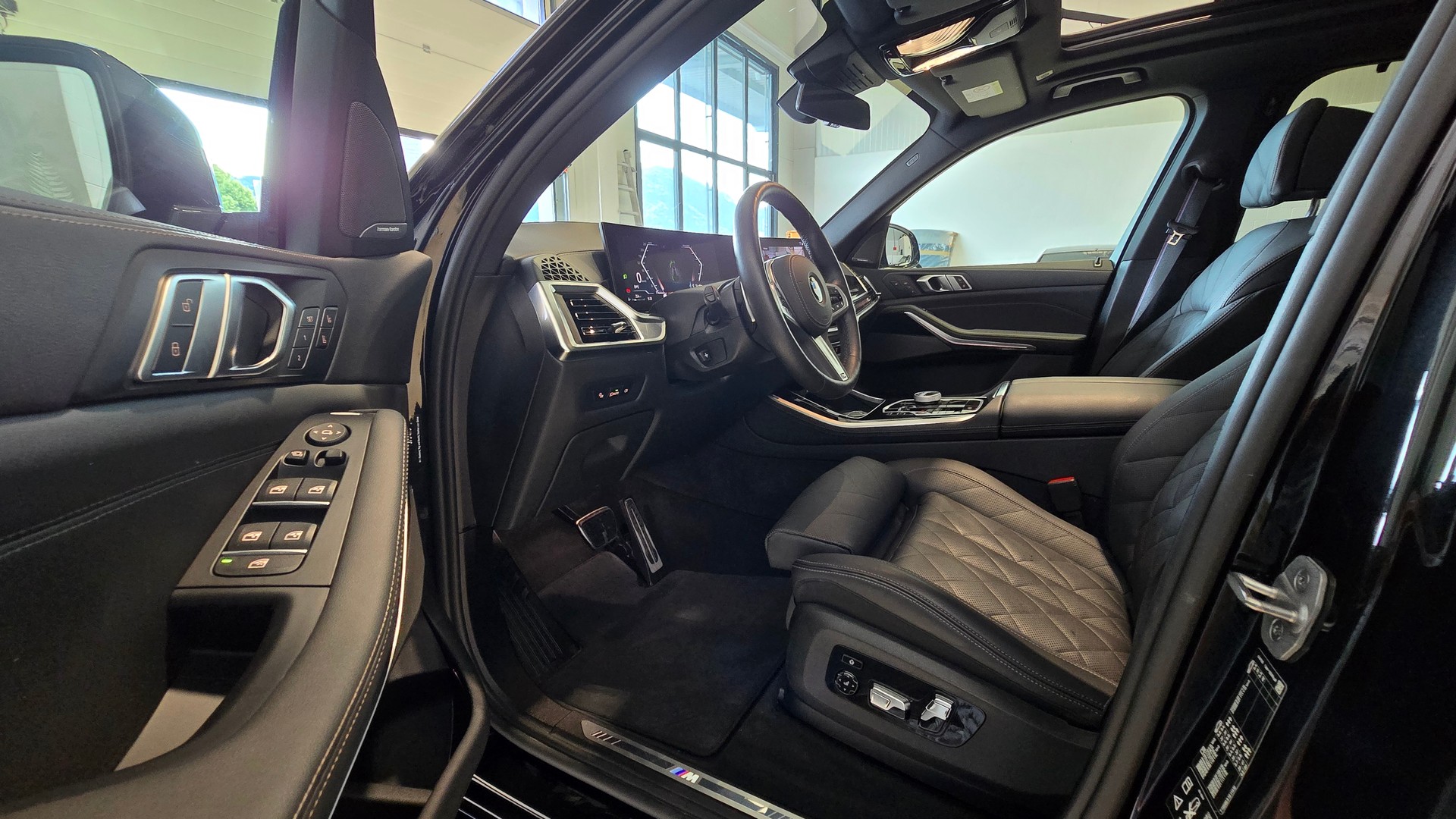BMW X5 xDrive 48V 30d M Sport Pro Steptronic-image-11
