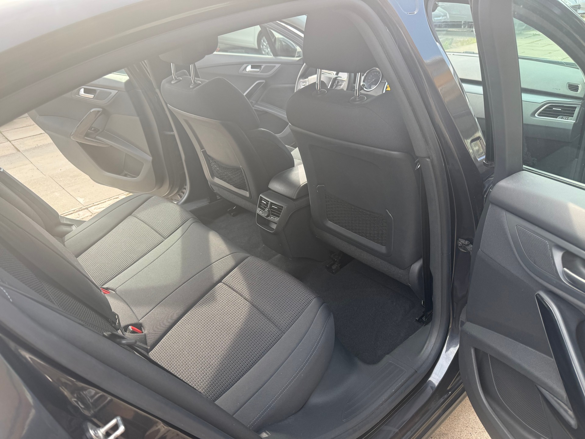 PEUGEOT 508 1.6 16V T Active-image-10