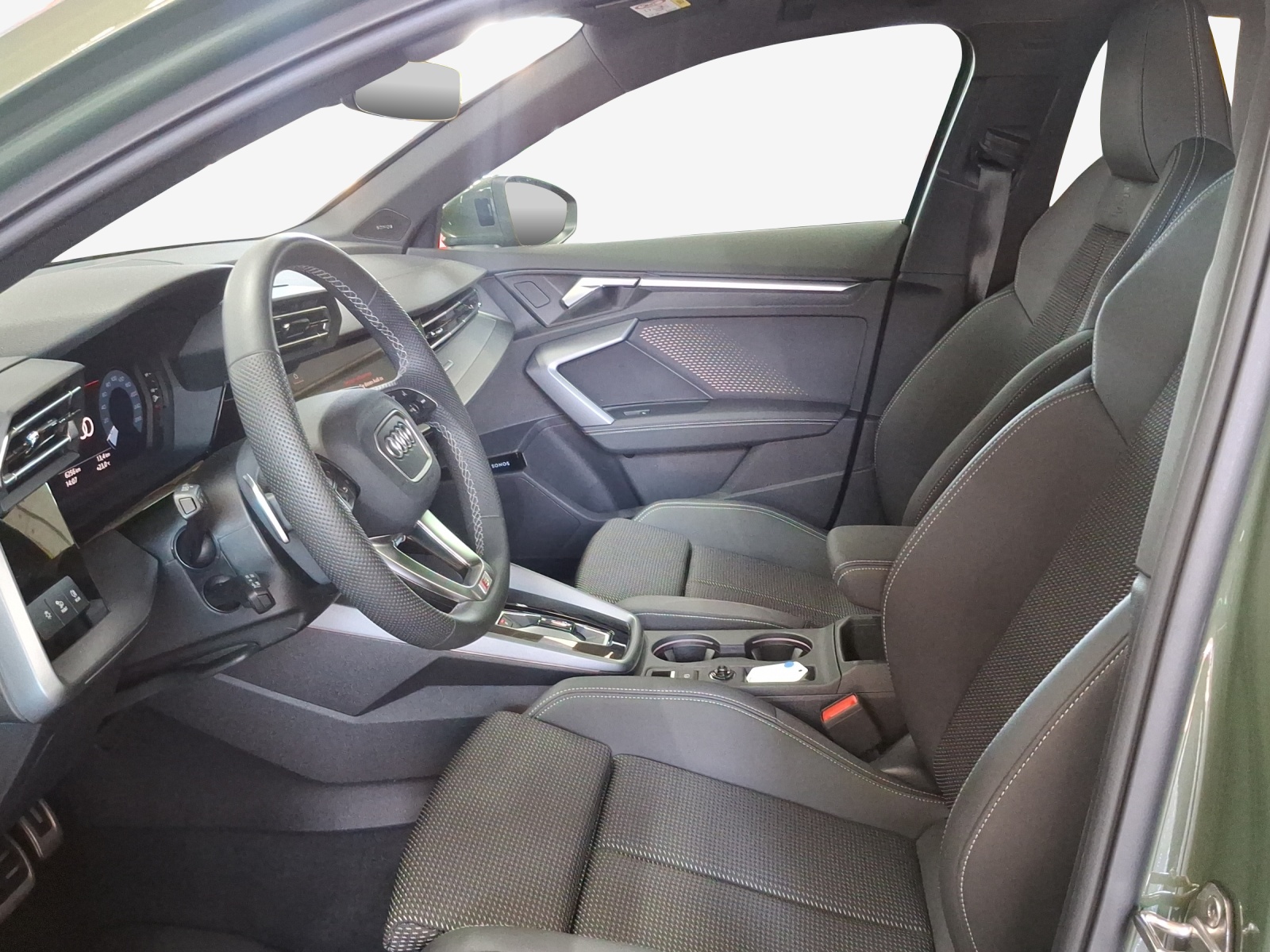 AUDI A3 Sportback TFSI 110 kW S line S tronic-image-7