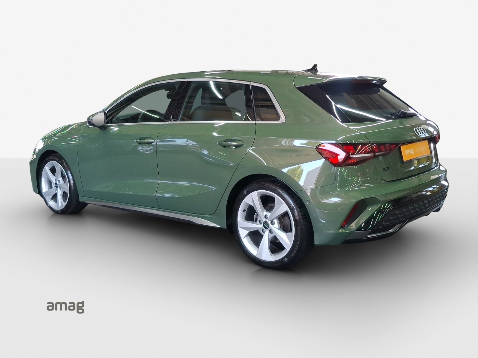 AUDI A3 Sportback TFSI 110 kW S line S tronic-image-2