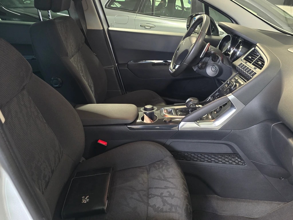 PEUGEOT 3008 HYbrid4 2.0 HDI EGS6-image-5