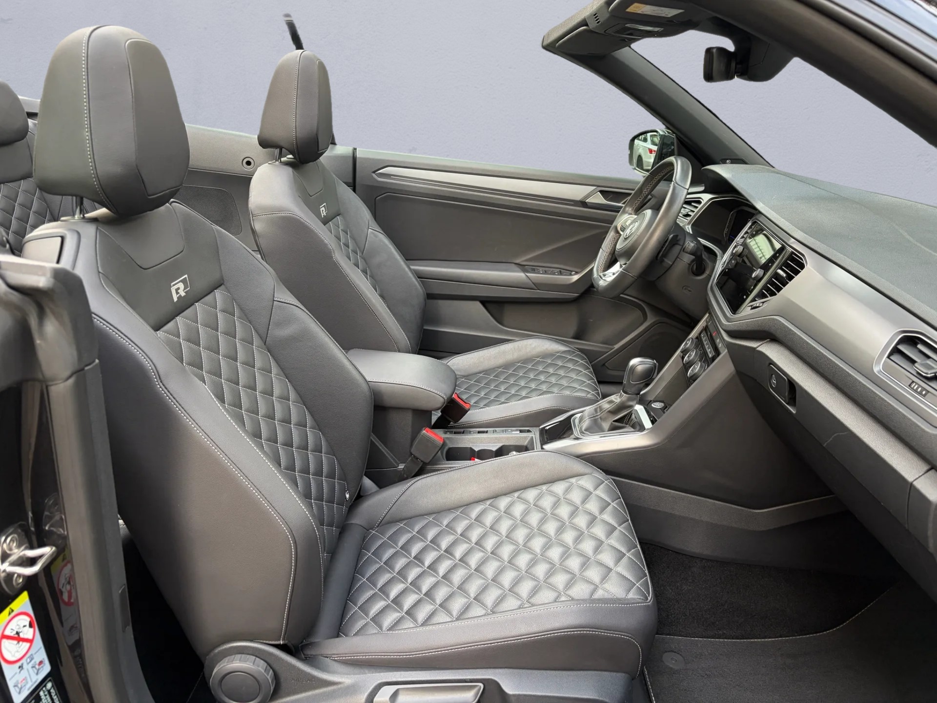 VW T-Roc Cabriolet 1.5 TSI EVO R-Line DSG-image-10