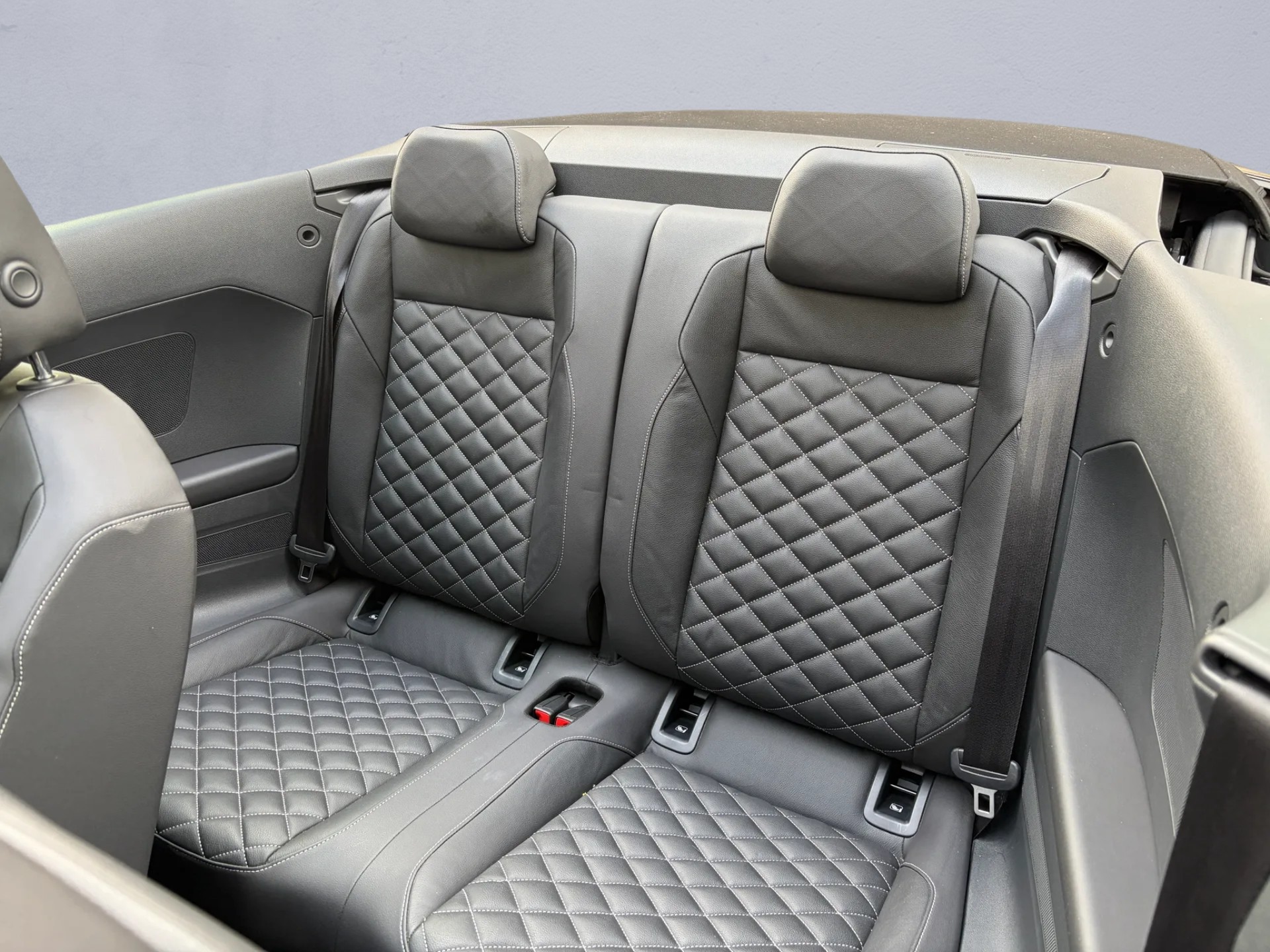 VW T-Roc Cabriolet 1.5 TSI EVO R-Line DSG-image-12