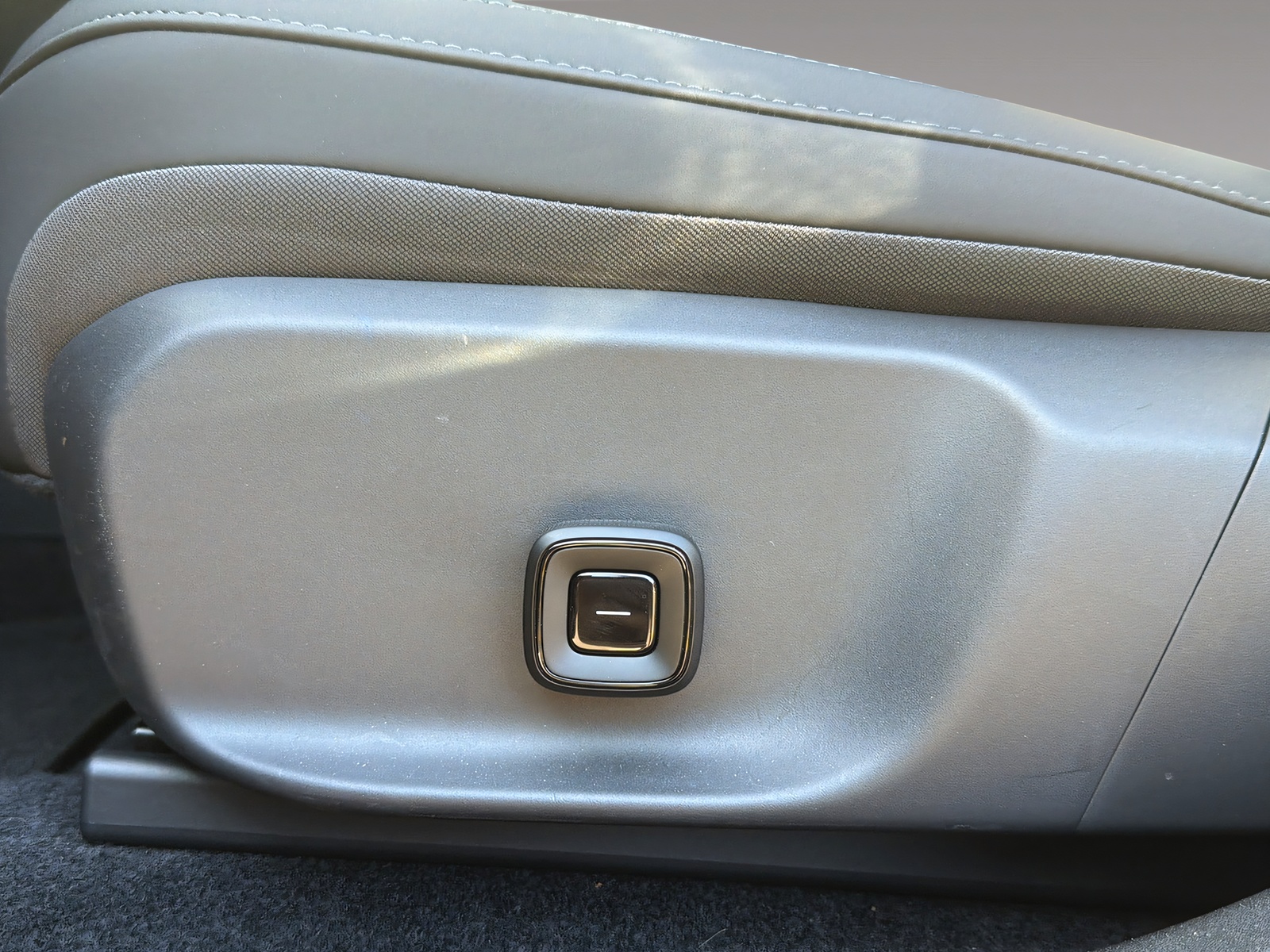 VOLVO EX30 E60 Twin Ultra Performance AWD-image-13