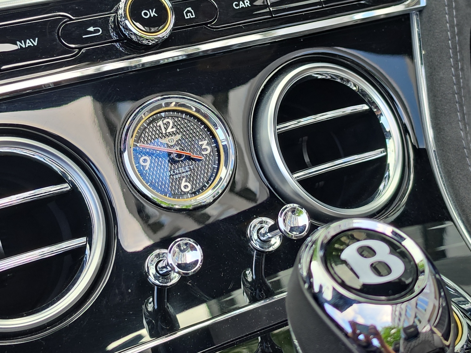 BENTLEY Continental GTC 6.0 W12 Speed mit Vollausstattung!-image-19