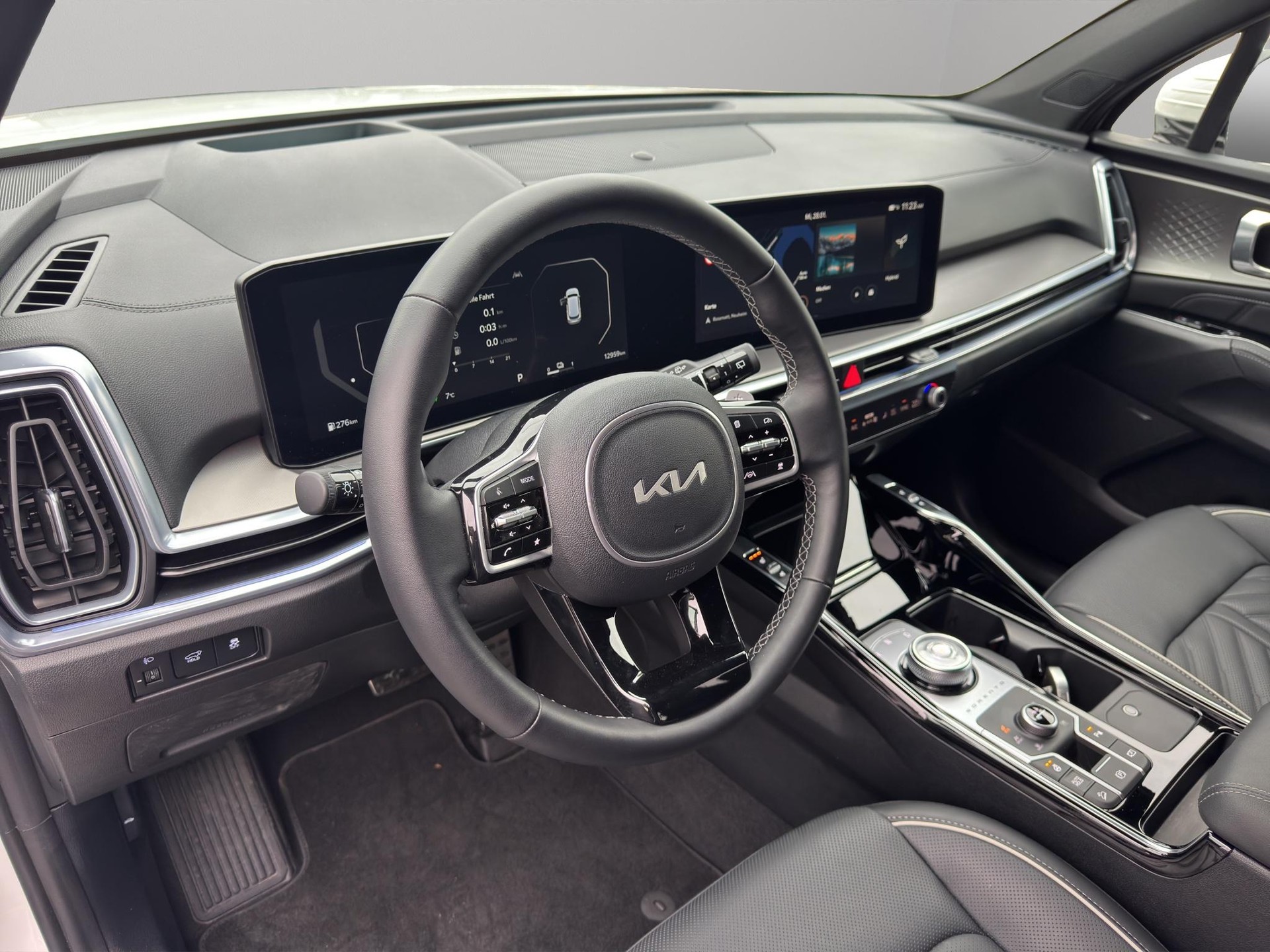KIA Sorento 1.6 T-GDi Hybrid Style 7P-image-3