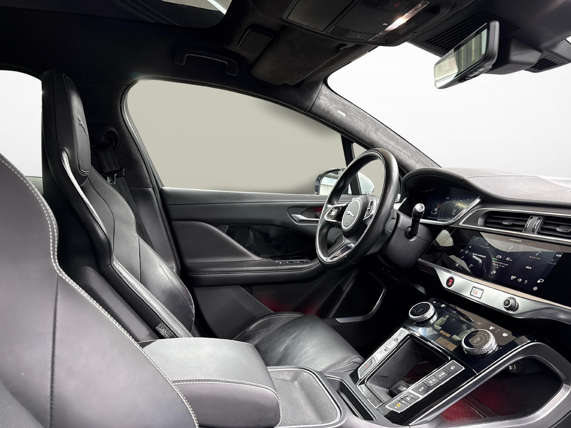 JAGUAR I-Pace EV400 HSE AWD-image-9
