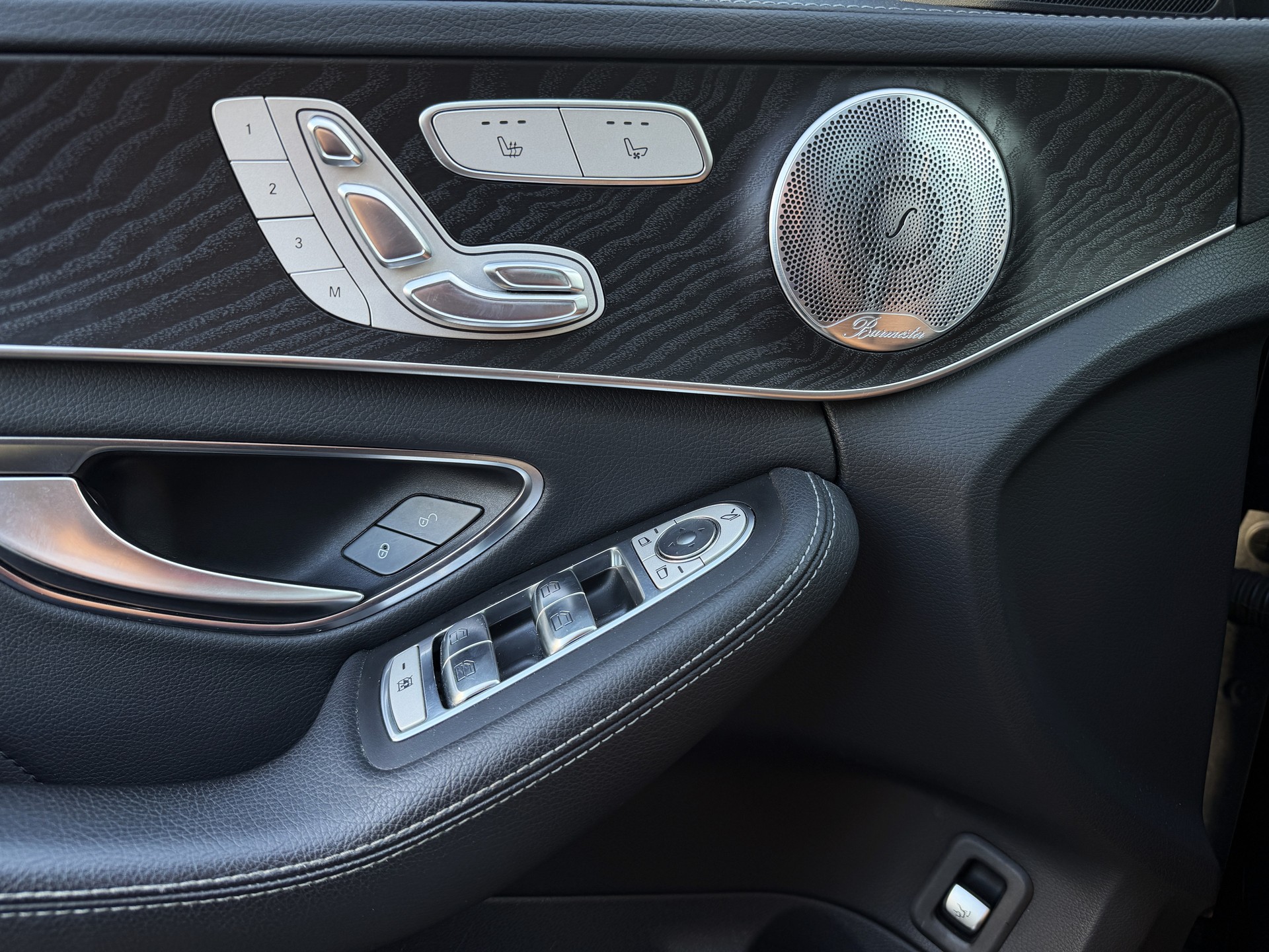 MERCEDES-BENZ C 400 AMG Line 4Matic 9G-Tronic-image-24