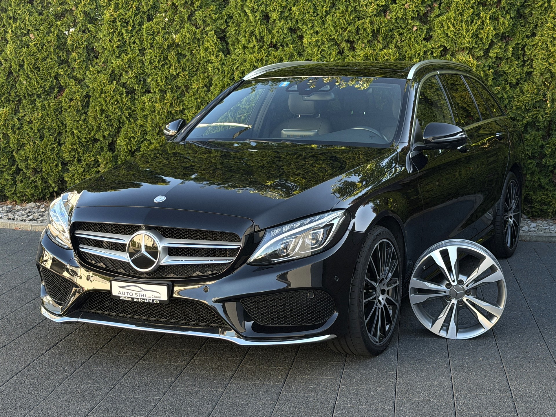 MERCEDES-BENZ C 400 AMG Line 4Matic 9G-Tronic-image-3