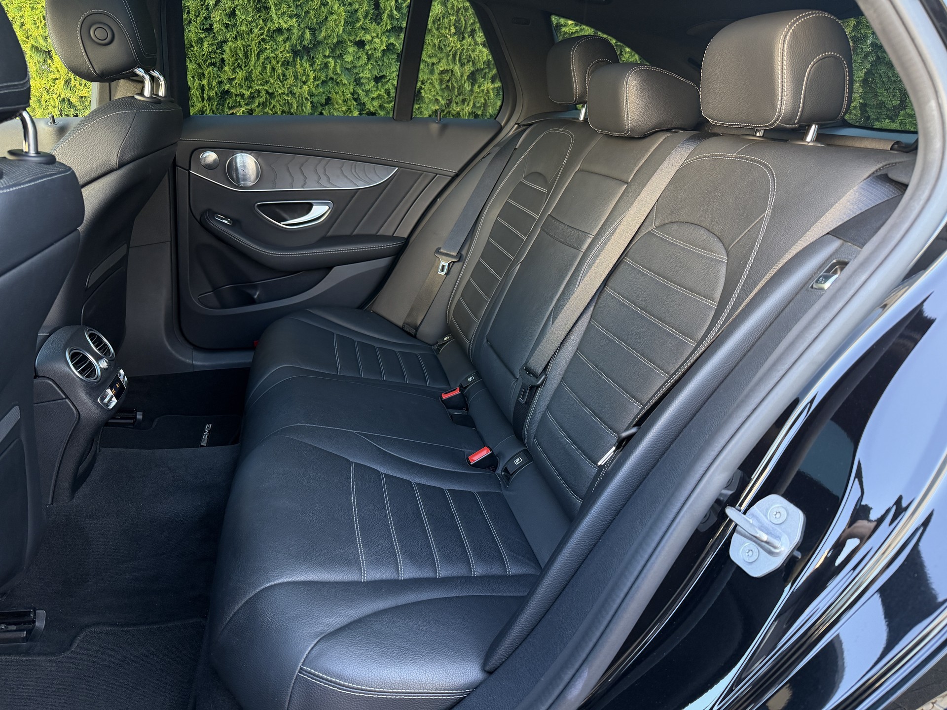 MERCEDES-BENZ C 400 AMG Line 4Matic 9G-Tronic-image-28