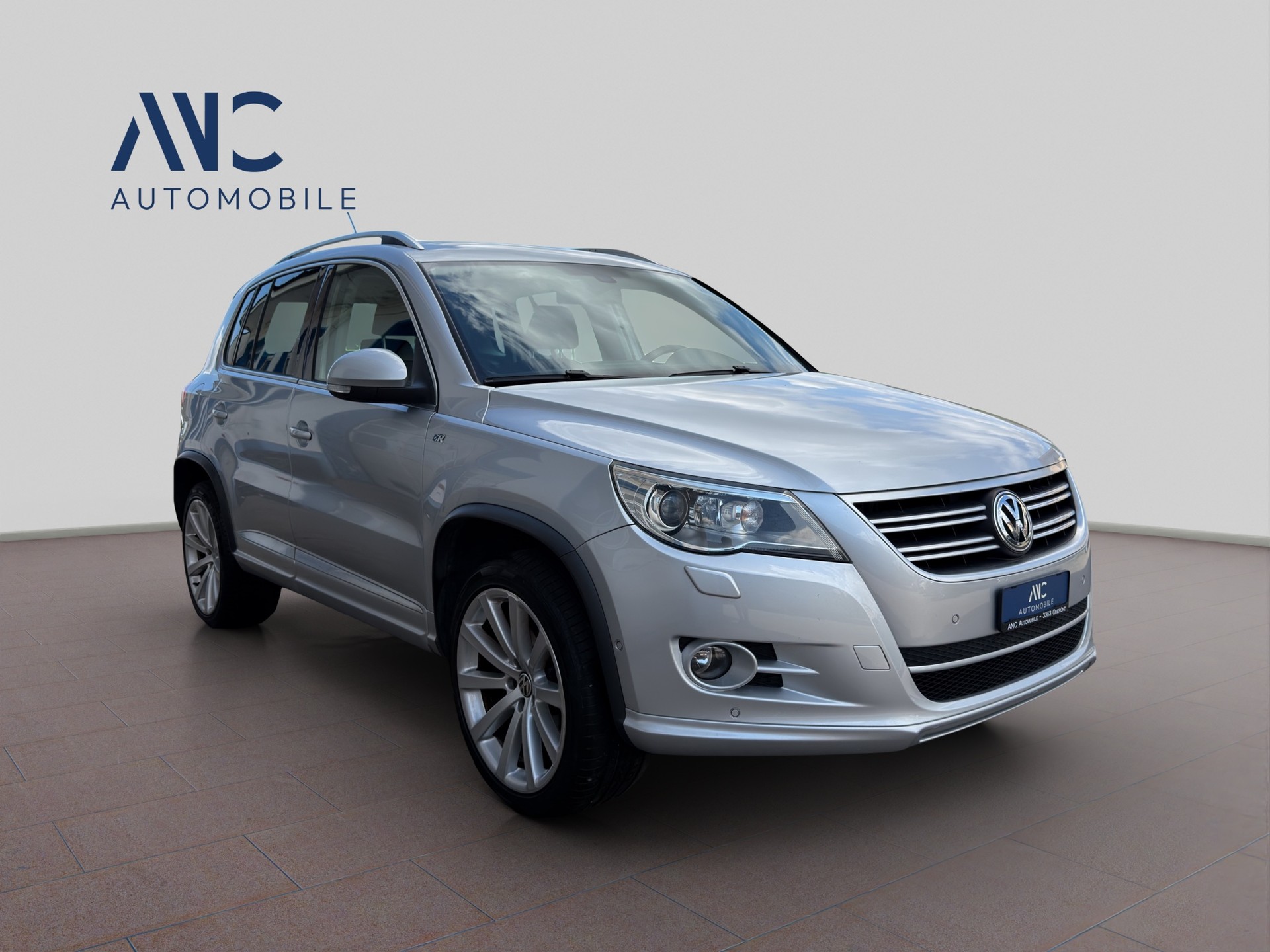 VW Tiguan 2.0 TSI Sport&Style Tiptronic-image-2