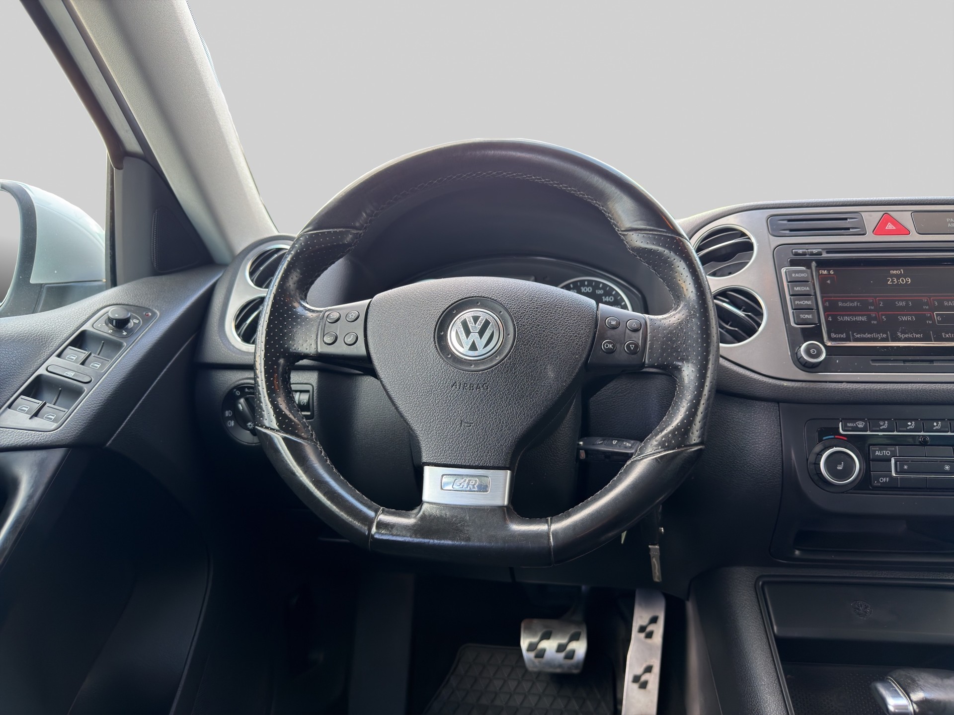 VW Tiguan 2.0 TSI Sport&Style Tiptronic-image-11