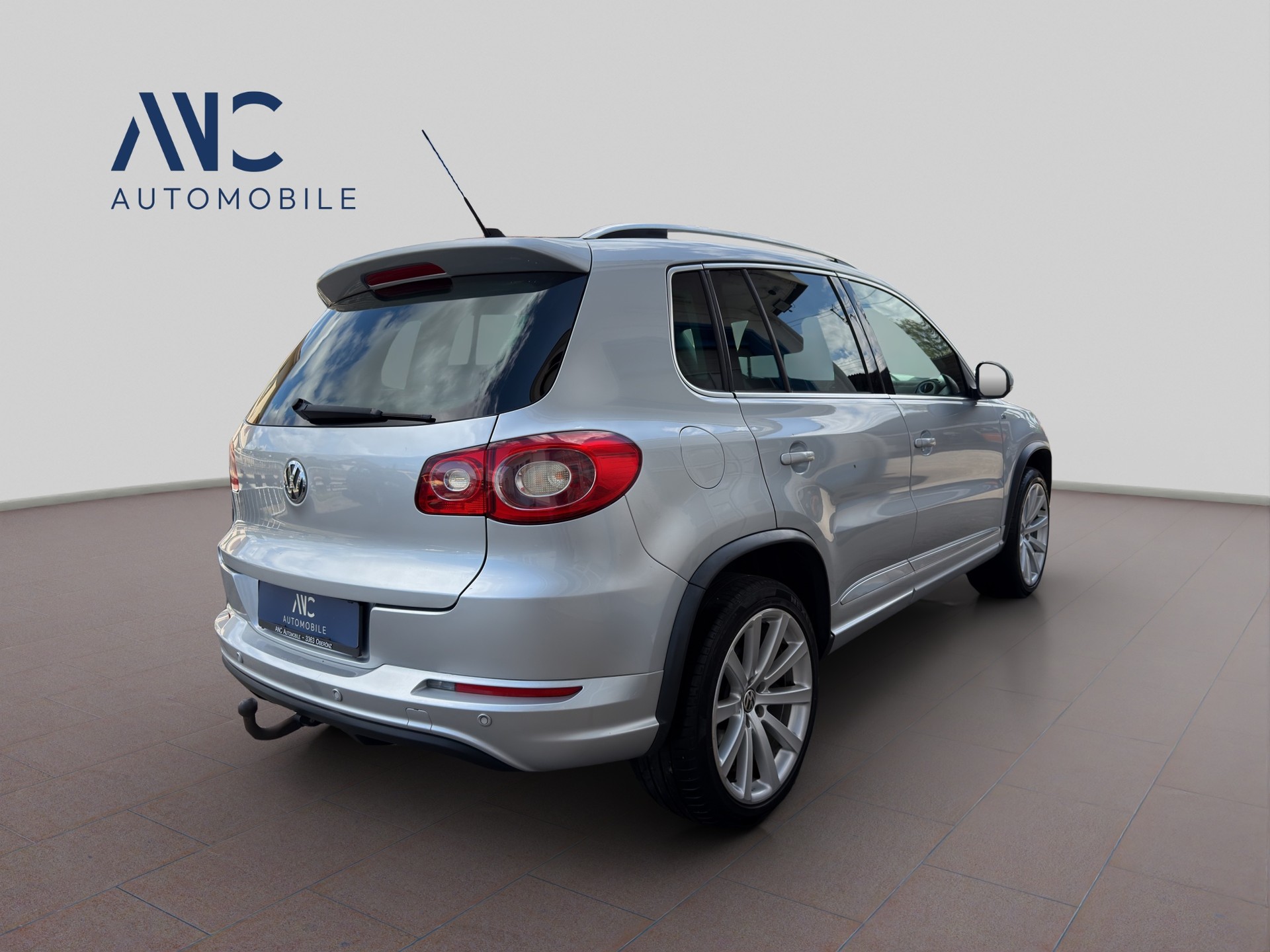 VW Tiguan 2.0 TSI Sport&Style Tiptronic-image-3