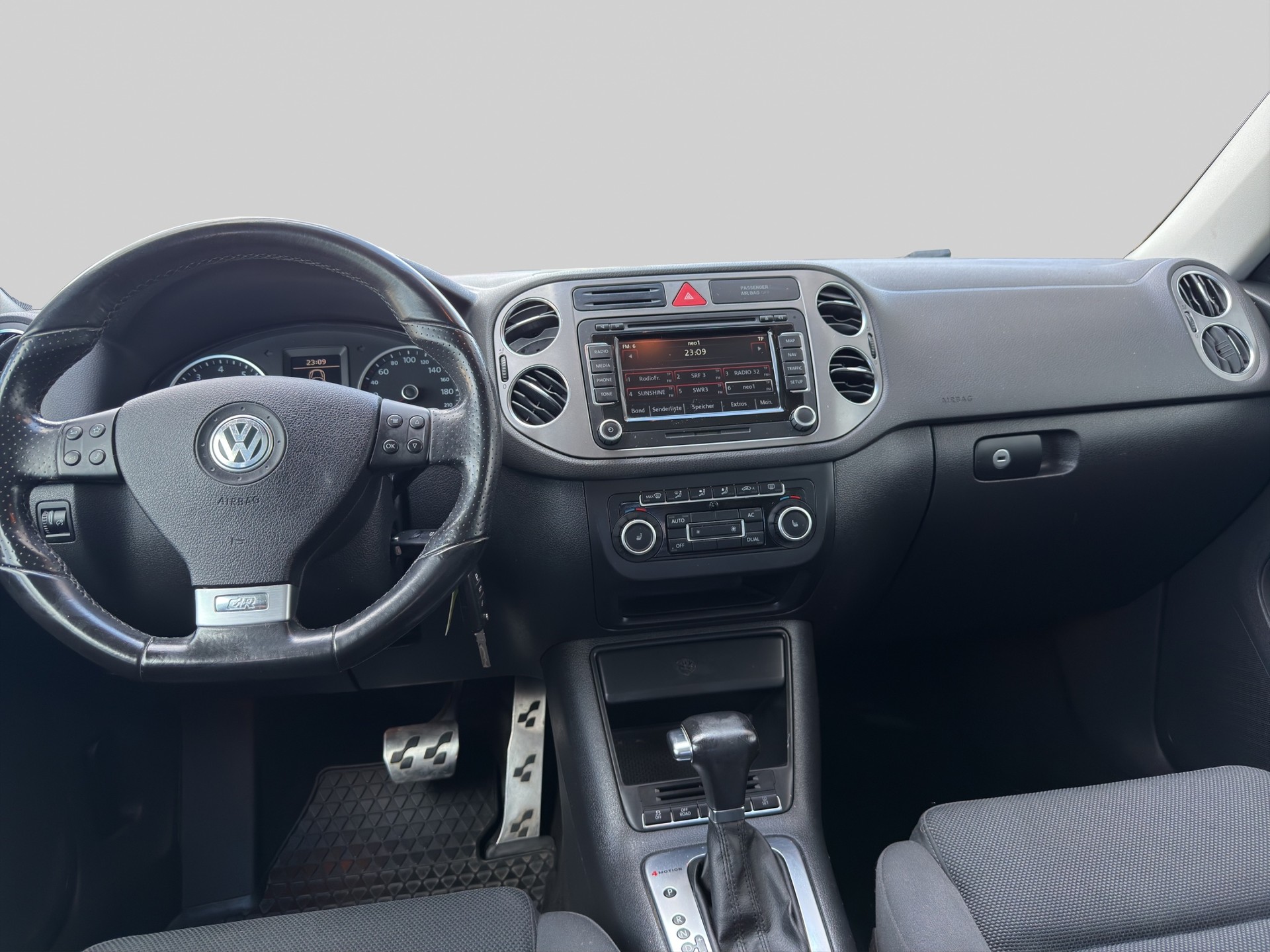 VW Tiguan 2.0 TSI Sport&Style Tiptronic-image-9