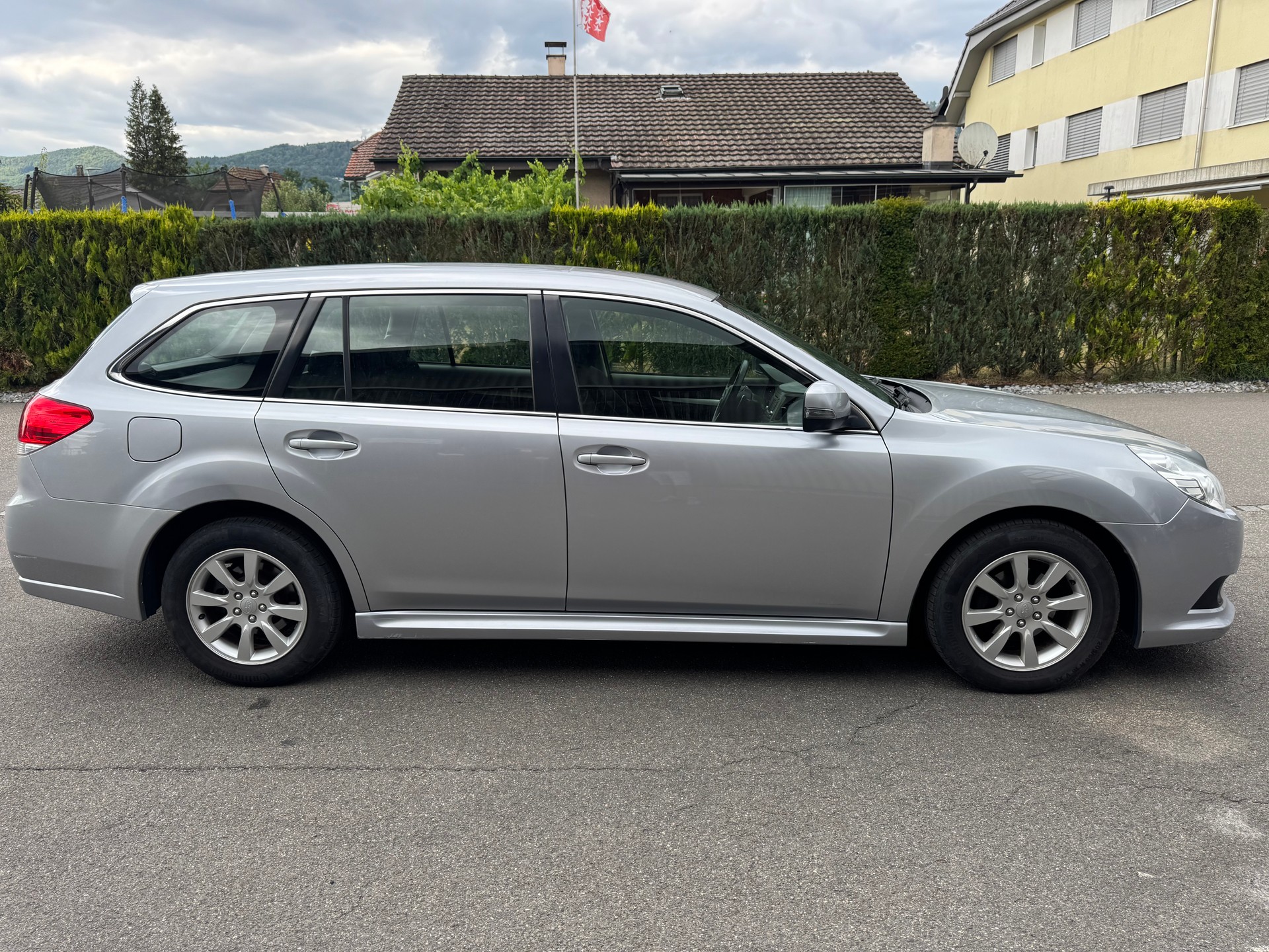 SUBARU Legacy 2.0i Limited AWD Lineartronic-image-3