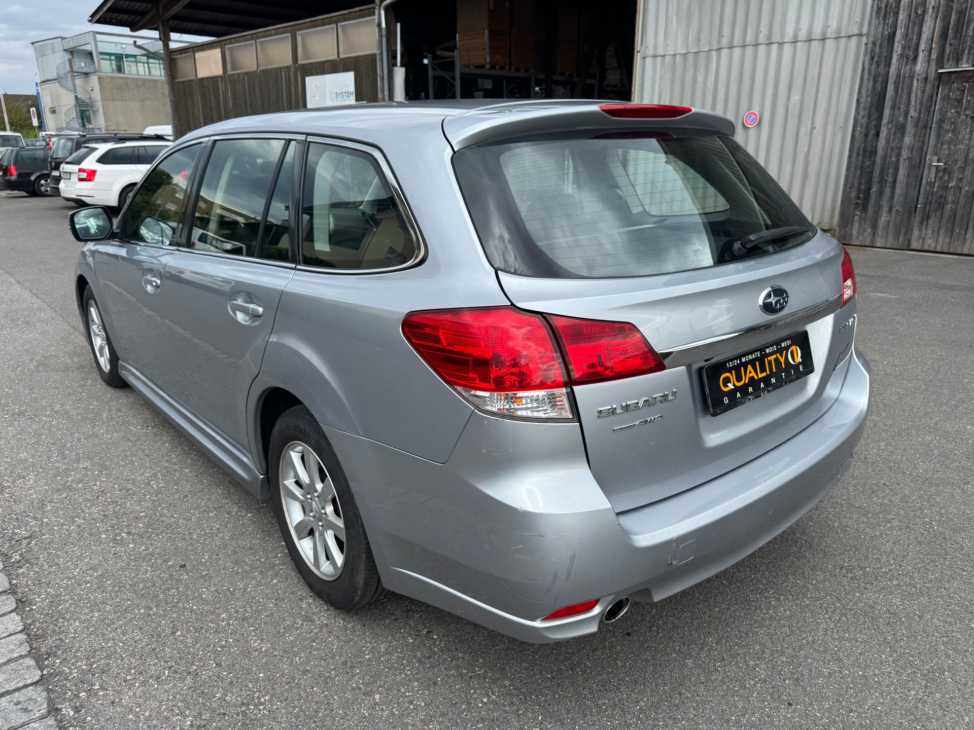 SUBARU Legacy 2.0i Limited AWD Lineartronic-image-6
