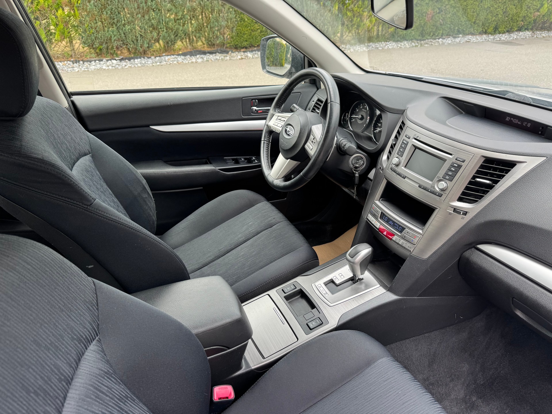 SUBARU Legacy 2.0i Limited AWD Lineartronic-image-10