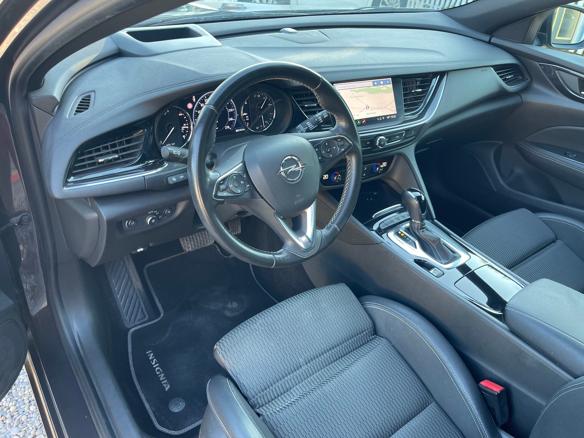 OPEL Insignia 2.0 CDTI Sports Tourer Ultimate Automatic-image-7