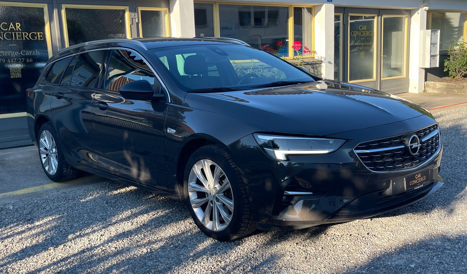 OPEL Insignia 2.0 CDTI Sports Tourer Ultimate Automatic-image-1