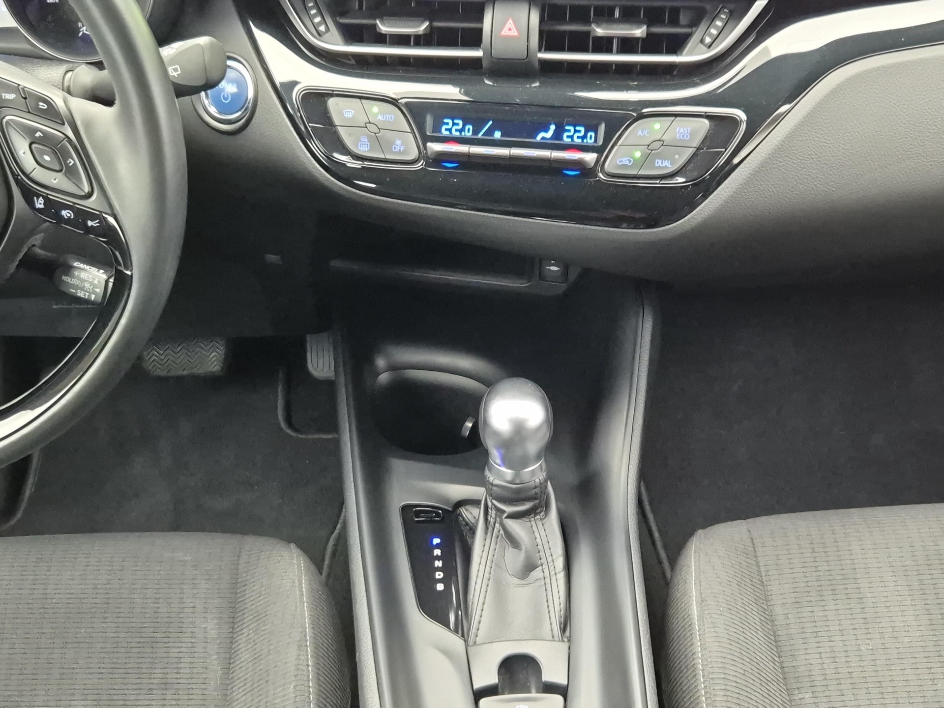 TOYOTA C-HR 1.8 VVTi HSD Comfort-image-14