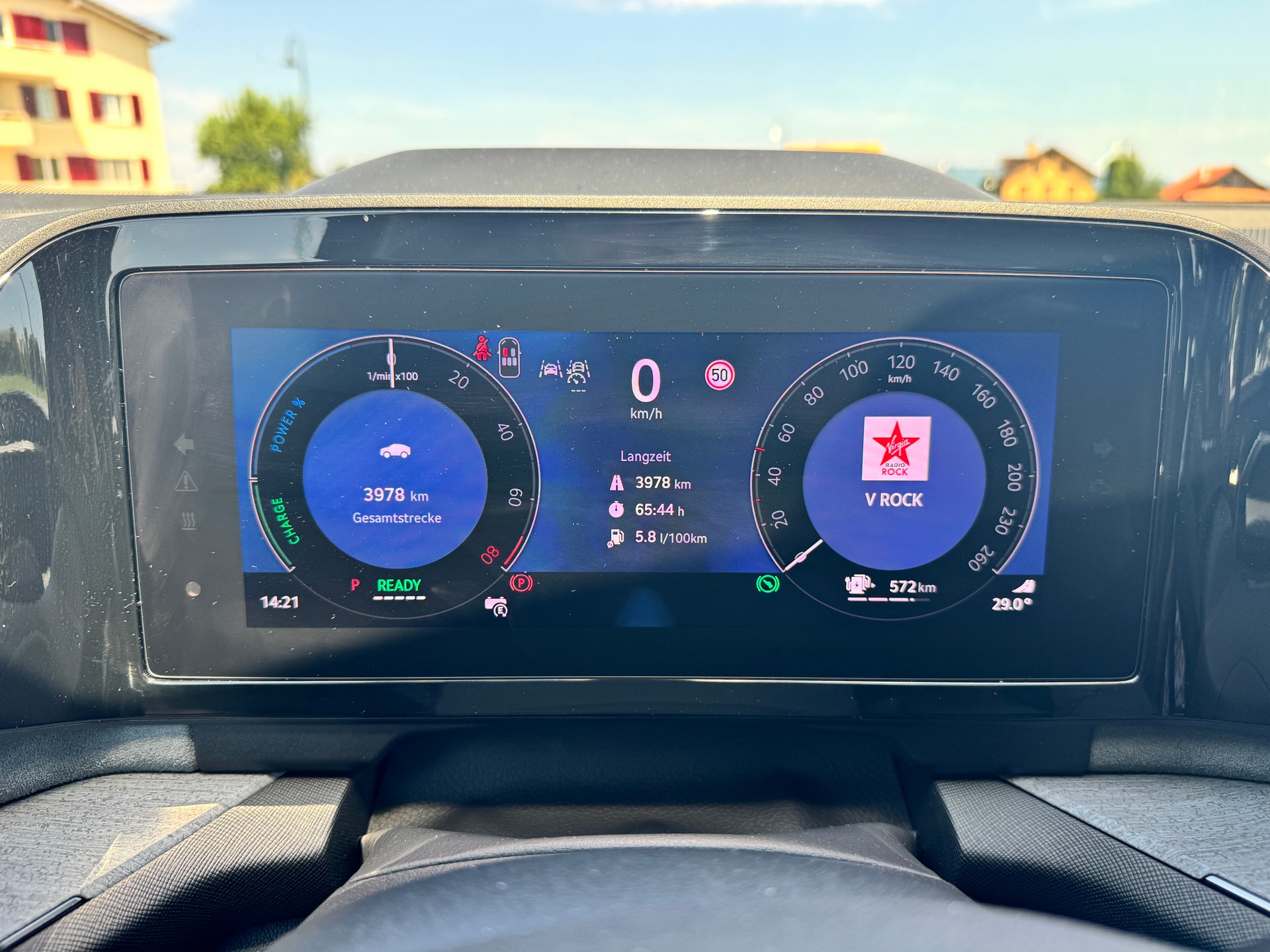 SKODA 1.5 TSI PHEV Dynamic 2WD-image-3