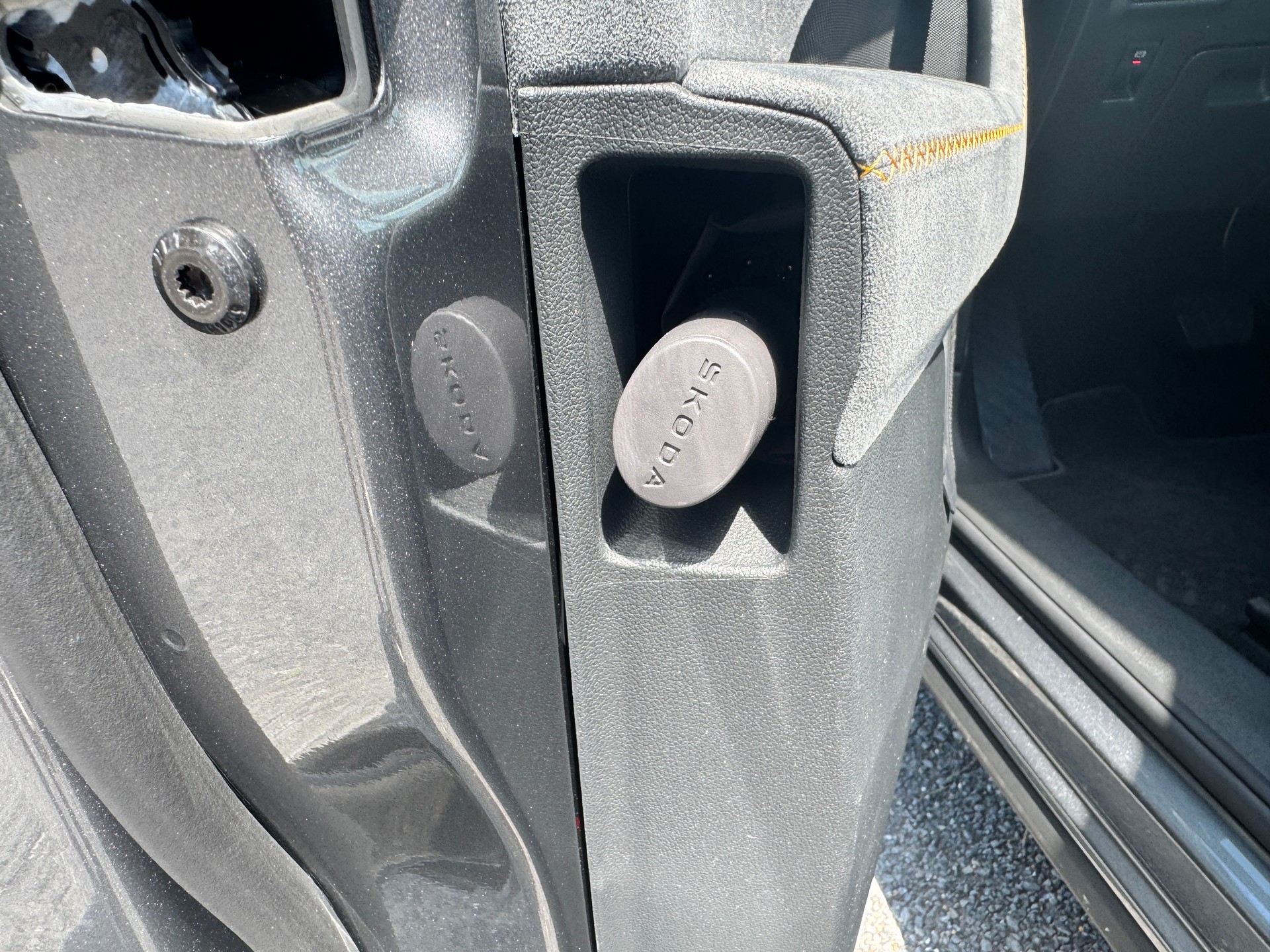 SKODA 1.5 TSI PHEV Dynamic 2WD-image-9