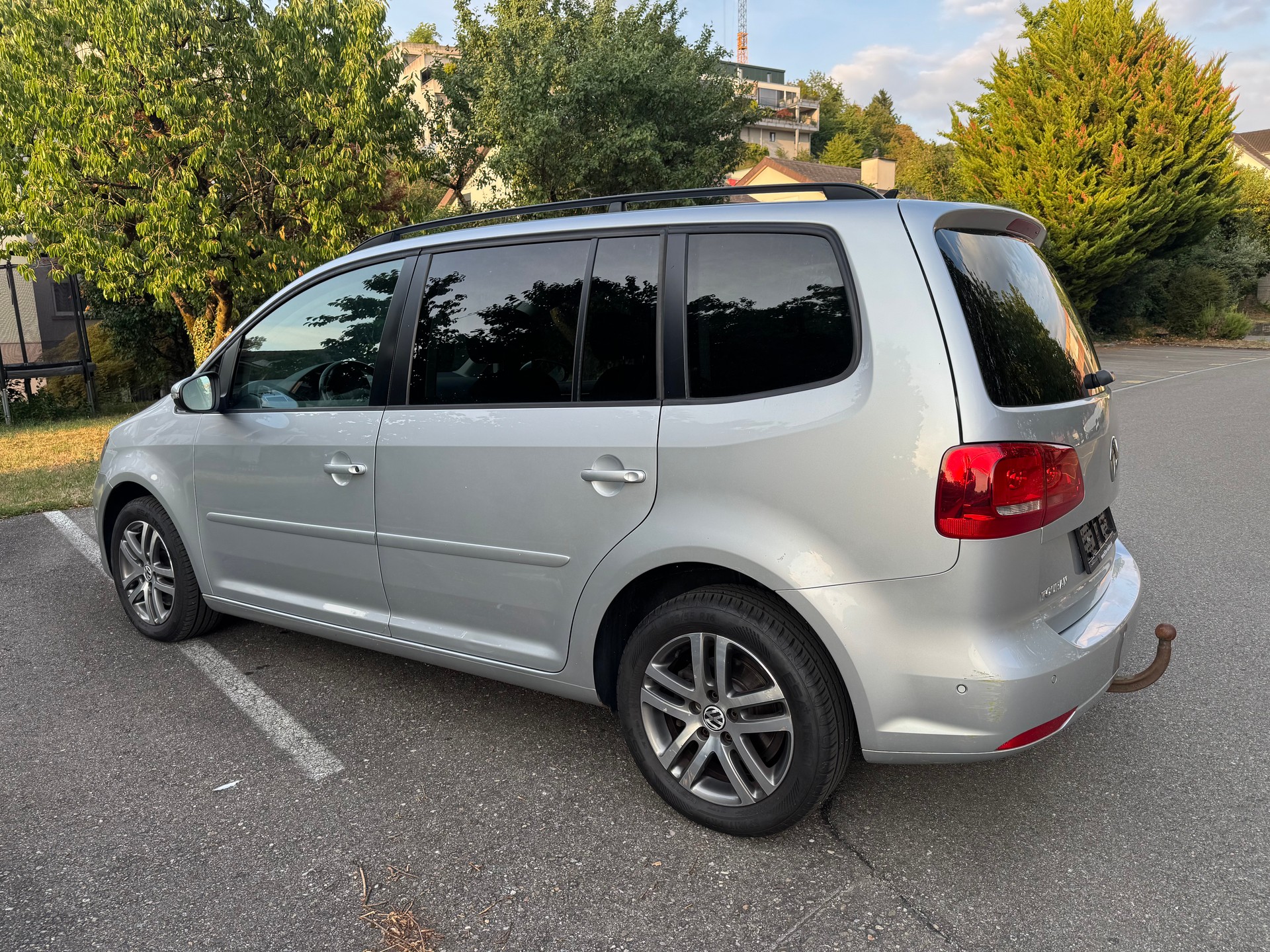 VW Touran 1.4 TSI Trendline-image-1